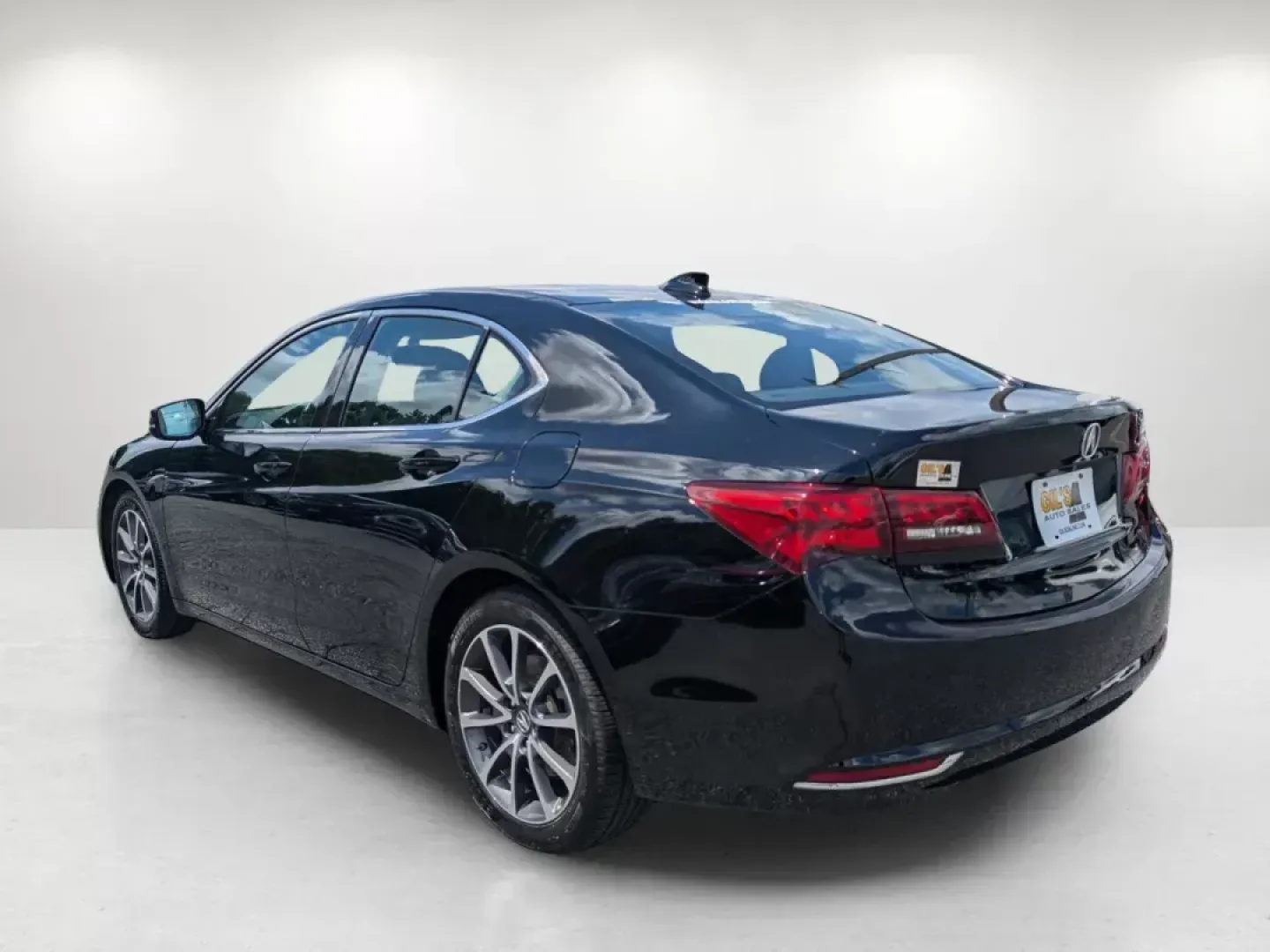 2015 Acura TLX V6 (19UUB2F3XFA) with an Premium Unleaded V-6 3.5 L/212 engine, 9-Speed Automatic w/OD transmission, located at 804 22nd Ave, Phenix City, AL, 36870, (334) 297-1860, 32.484749, -85.024475 - Looking for a vehicle that seamlessly blends luxury and performance with the practicality your lifestyle demands? Look no further than this stunning 2015 Acura TLX V6, available at Gils Auto - Phenix City #2, located at 804 22nd Ave, Phenix City, AL 36870. This sophisticated sedan is perfect for com - Photo#6