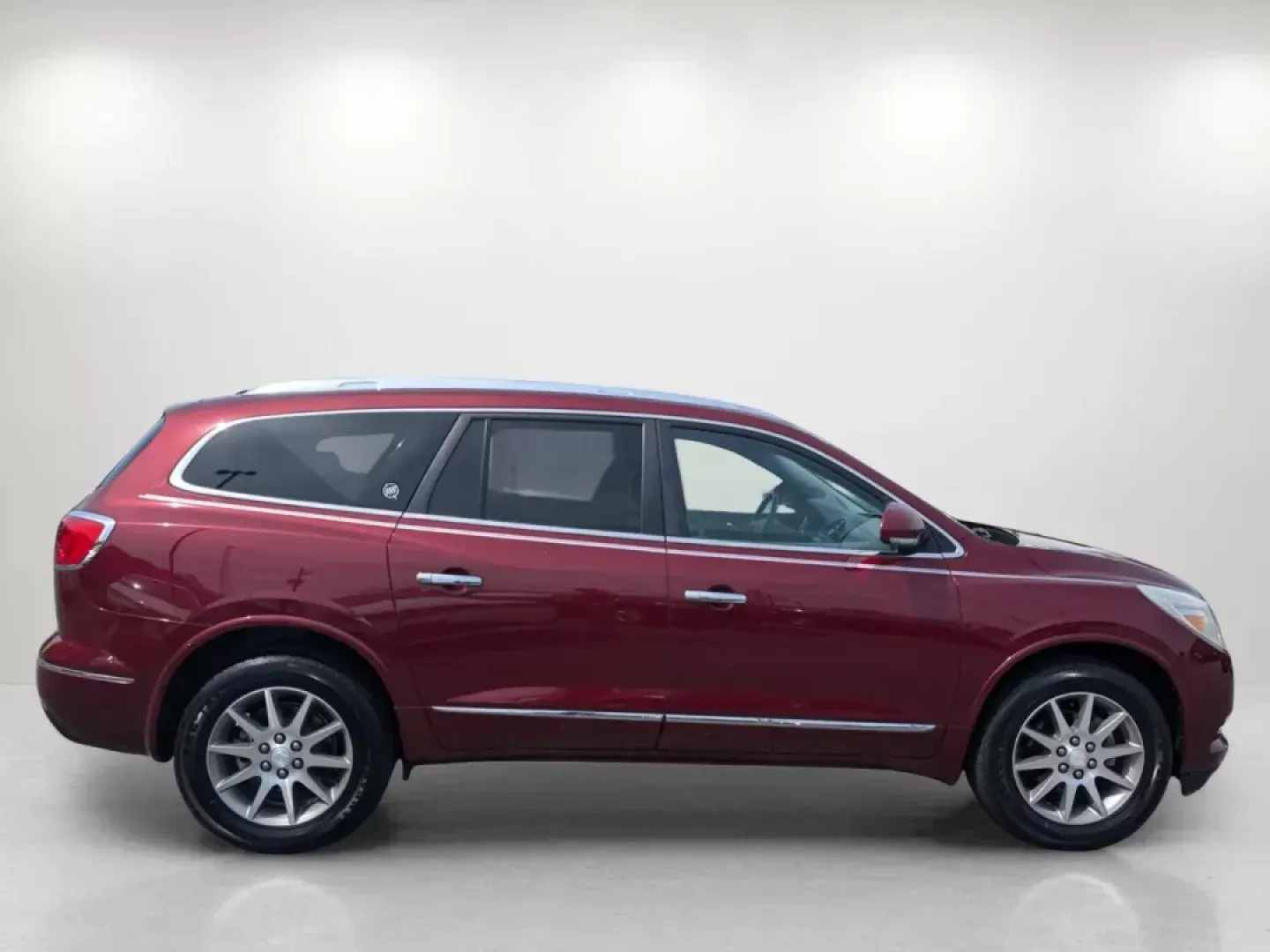 2015 /Light Titanium Buick Enclave Leather (5GAKRBKD5FJ) with an Gas V6 3.6L/217 engine, 6-Speed Automatic transmission, located at 804 22nd Ave, Phenix City, AL, 36870, (334) 297-1860, 32.484749, -85.024475 - 2015 Buick Enclave Leather - Photo#3
