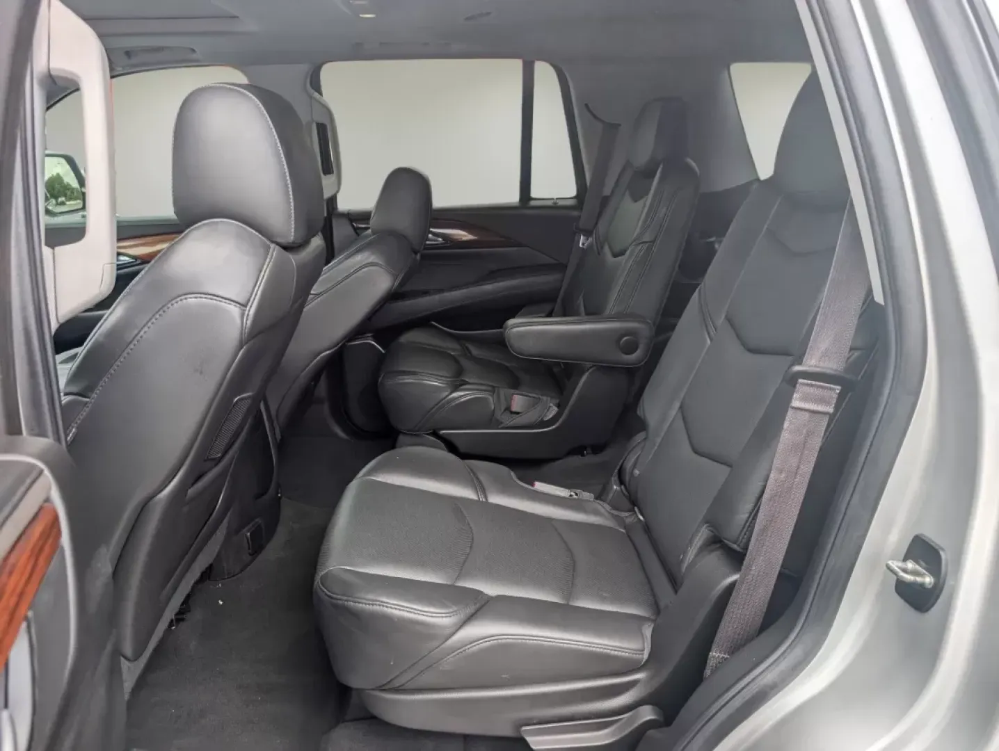 2015 /Jet Black Cadillac Escalade Luxury (1GYS3MKJ8FR) with an Other engine, located at 1430 Gateway Drive, Opelika, AL, 36801, (334) 239-0944, 32.637871, -85.409790 - **Elevate Your Lifestyle with the 2015 Cadillac Escalade Luxury Edition Perfect for Families and Adventurers Alike!**<br /> <br /> Discover the perfect blend of luxury, space, and power with the stunning 2015 Cadillac Escalade, now available at Gils Auto, your premier Buy Here Pay Here dealership l - Photo#9