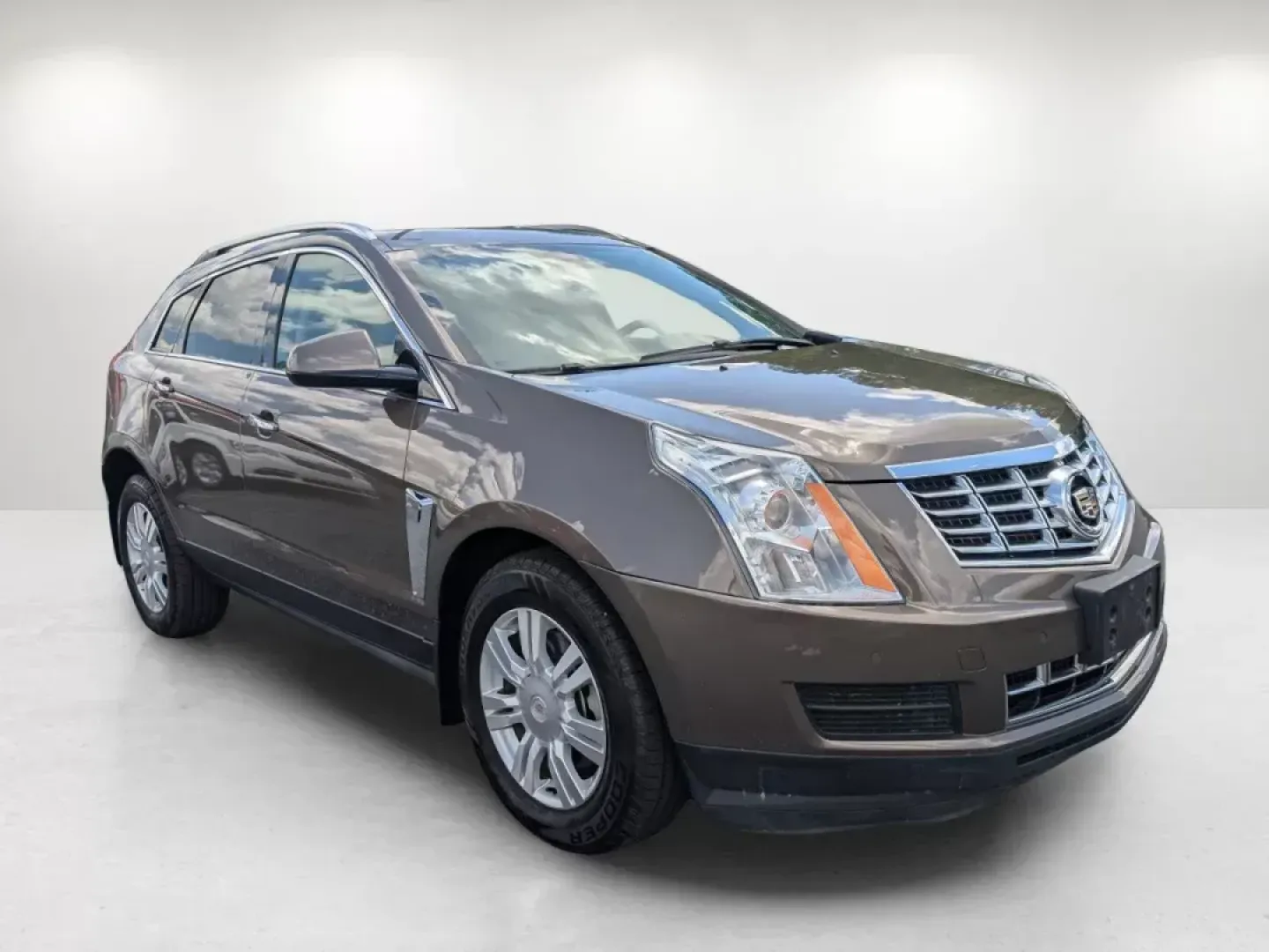 2015 /Shale w/Brownstone accents Cadillac SRX Luxury Collection (3GYFNBE33FS) with an Gas V6 3.6L/217 engine, 6-Speed Automatic w/Manual Shift transmission, located at 7000 Northlake Connector, Columbus, GA, 31904, (706) 987-8085, 32.524975, -84.978134 - 2015 Cadillac SRX Luxury Collection - Photo#2