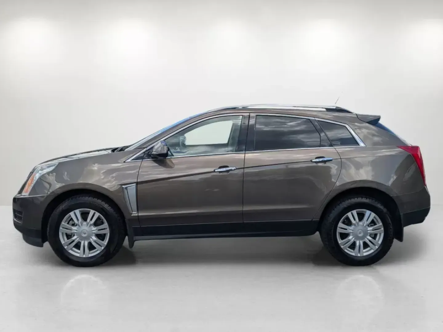 2015 /Shale w/Brownstone accents Cadillac SRX Luxury Collection (3GYFNBE33FS) with an Gas V6 3.6L/217 engine, 6-Speed Automatic w/Manual Shift transmission, located at 7000 Northlake Connector, Columbus, GA, 31904, (706) 987-8085, 32.524975, -84.978134 - 2015 Cadillac SRX Luxury Collection - Photo#7