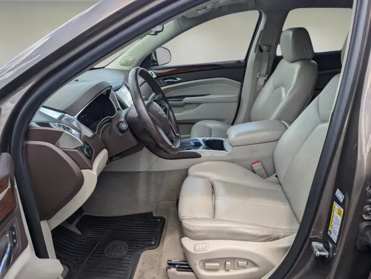2015 /Shale w/Brownstone accents Cadillac SRX Luxury Collection (3GYFNBE33FS) with an Gas V6 3.6L/217 engine, 6-Speed Automatic w/Manual Shift transmission, located at 7000 Northlake Connector, Columbus, GA, 31904, (706) 987-8085, 32.524975, -84.978134 - 2015 Cadillac SRX Luxury Collection - Photo#9