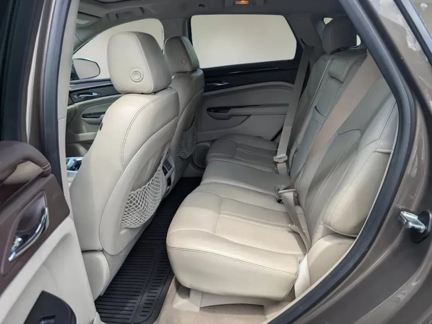 2015 /Shale w/Brownstone accents Cadillac SRX Luxury Collection (3GYFNBE33FS) with an Gas V6 3.6L/217 engine, 6-Speed Automatic w/Manual Shift transmission, located at 7000 Northlake Connector, Columbus, GA, 31904, (706) 987-8085, 32.524975, -84.978134 - 2015 Cadillac SRX Luxury Collection - Photo#10