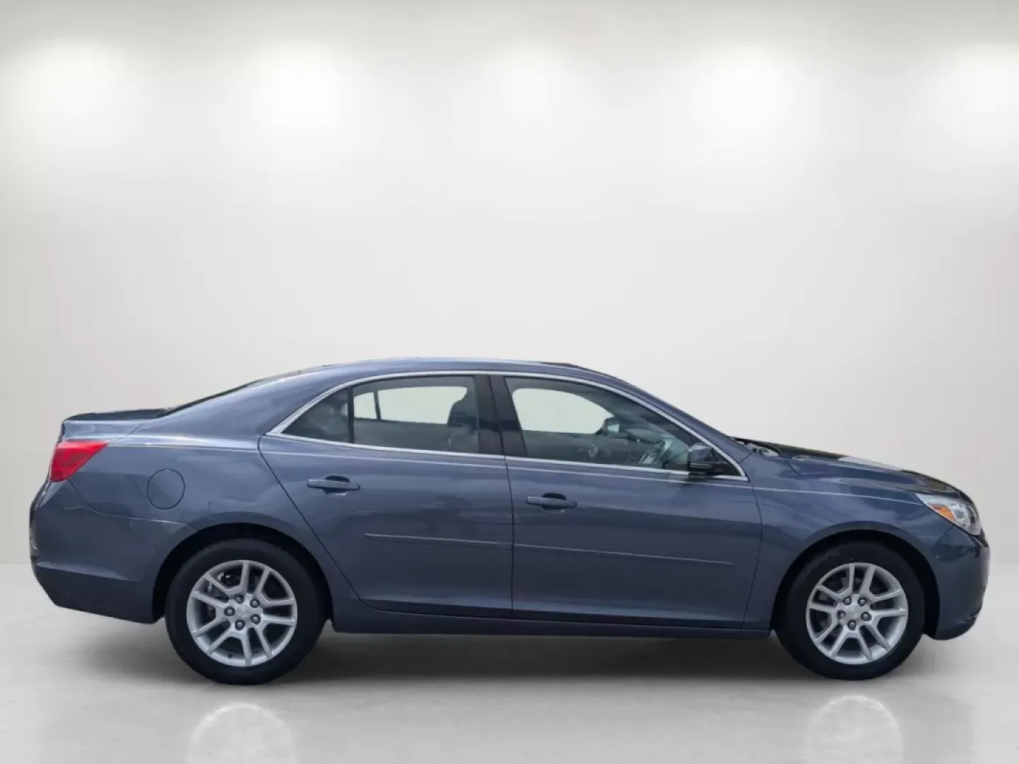 2015 /Jet Black Chevrolet Malibu LT (1G11C5SL3FF) with an Other engine, located at 3959 U.S. 80 W, Phenix City, AL, 36870, (334) 297-4885, 32.469296, -85.135185 - 2015 Chevrolet Malibu LT - Photo#5