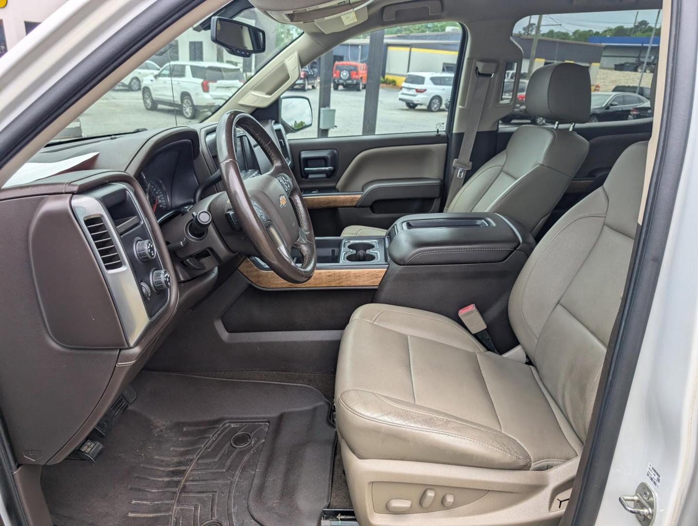 2015 /Cocoa/Dune Chevrolet Silverado 1500 LTZ (3GCUKSEC3FG) with an Gas V8 5.3L/325 engine, 6-Speed Automatic transmission, located at 1430 Gateway Drive, Opelika, AL, 36801, (334) 239-0944, 32.637871, -85.409790 - 2015 Chevrolet Silverado 1500 LTZ - Photo#9