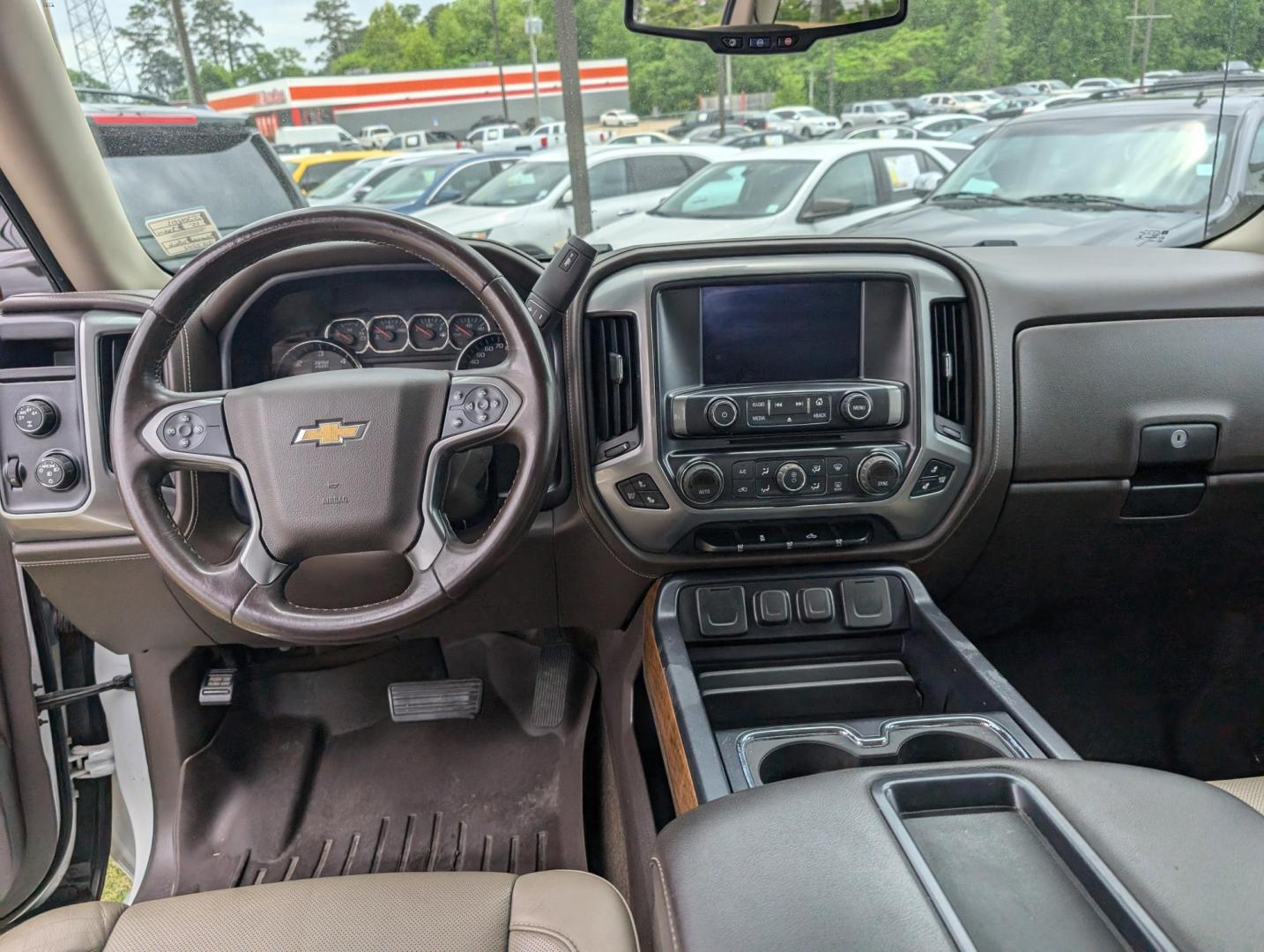 2015 /Cocoa/Dune Chevrolet Silverado 1500 LTZ (3GCUKSEC3FG) with an Gas V8 5.3L/325 engine, 6-Speed Automatic transmission, located at 1430 Gateway Drive, Opelika, AL, 36801, (334) 239-0944, 32.637871, -85.409790 - 2015 Chevrolet Silverado 1500 LTZ - Photo#11