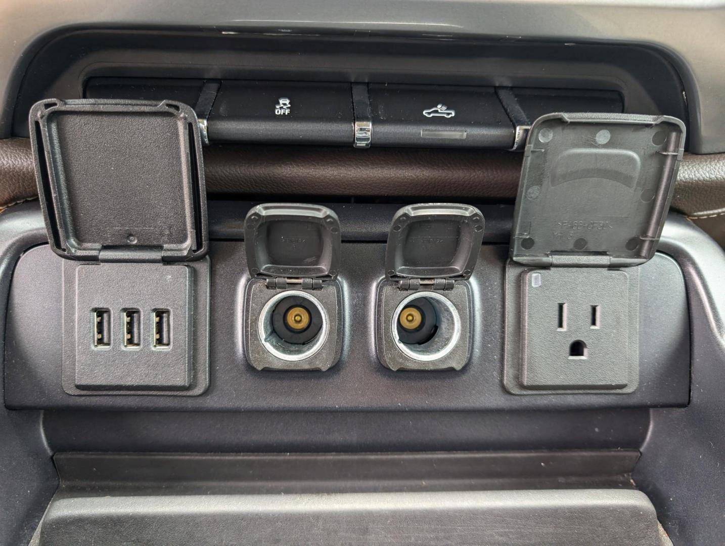 2015 /Cocoa/Dune Chevrolet Silverado 1500 LTZ (3GCUKSEC3FG) with an Gas V8 5.3L/325 engine, 6-Speed Automatic transmission, located at 1430 Gateway Drive, Opelika, AL, 36801, (334) 239-0944, 32.637871, -85.409790 - 2015 Chevrolet Silverado 1500 LTZ - Photo#13