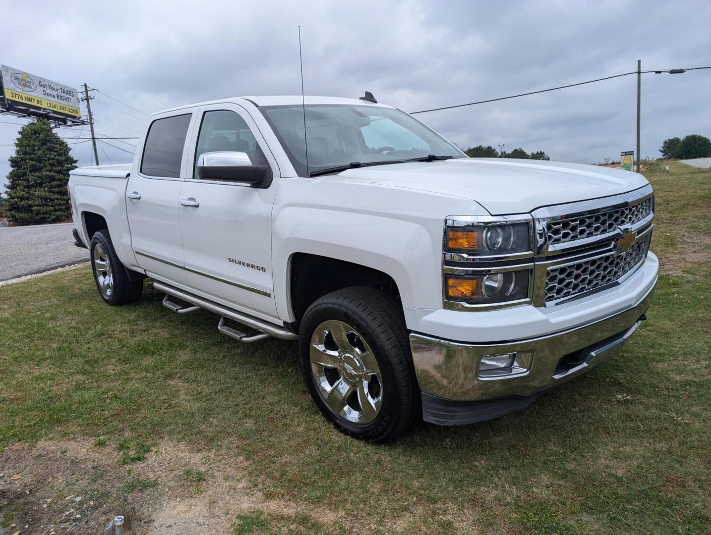 2015 /Cocoa/Dune Chevrolet Silverado 1500 LTZ (3GCUKSEC3FG) with an Gas V8 5.3L/325 engine, 6-Speed Automatic transmission, located at 1430 Gateway Drive, Opelika, AL, 36801, (334) 239-0944, 32.637871, -85.409790 - 2015 Chevrolet Silverado 1500 LTZ - Photo#2