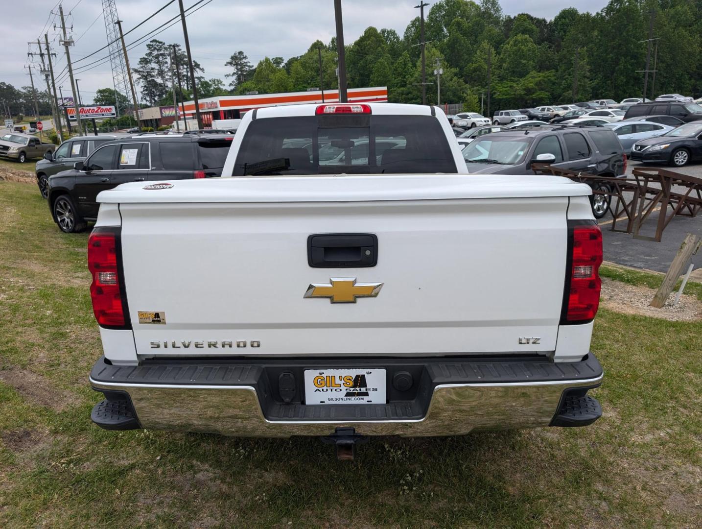 2015 /Cocoa/Dune Chevrolet Silverado 1500 LTZ (3GCUKSEC3FG) with an Gas V8 5.3L/325 engine, 6-Speed Automatic transmission, located at 1430 Gateway Drive, Opelika, AL, 36801, (334) 239-0944, 32.637871, -85.409790 - 2015 Chevrolet Silverado 1500 LTZ - Photo#5