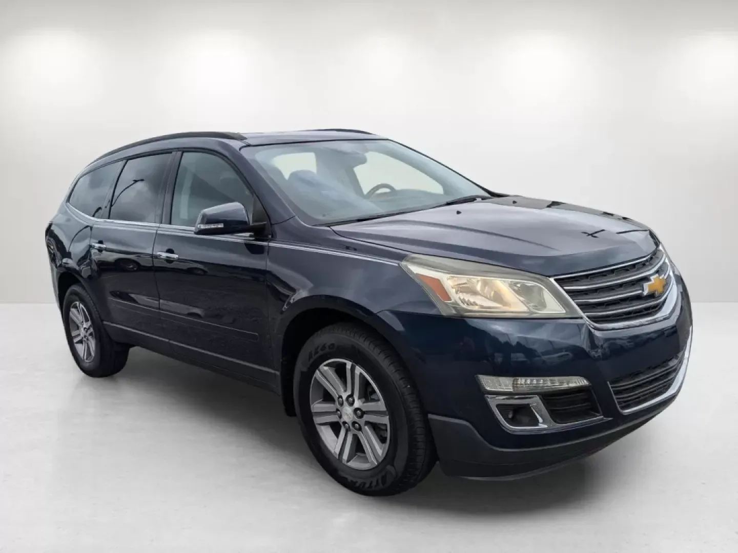 2015 /Ebony Chevrolet Traverse LT (1GNKRHKD0FJ) with an Other engine, located at 7000 Northlake Connector, Columbus, GA, 31904, (706) 987-8085, 32.524975, -84.978134 - ### Discover Your New Family Adventure with the 2015 Chevrolet Traverse LT at Gils Auto!<br /> <br /> If you're searching for the ultimate family SUV that combines comfort, space, and reliability, look no further than the stunning 2015 Chevrolet Traverse LT available at Gils Auto in Phenix City, AL. - Photo#2