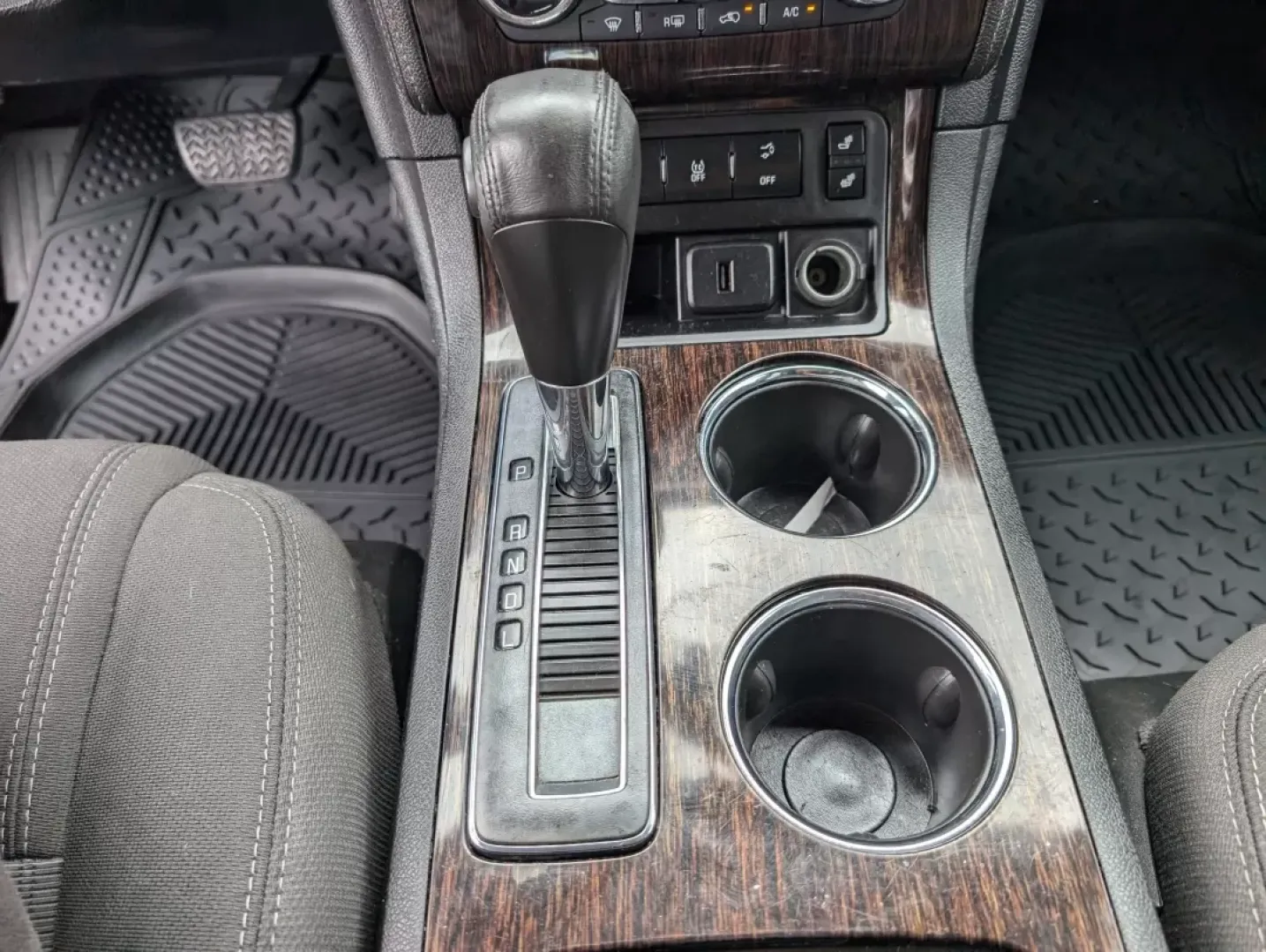 2015 /Ebony Chevrolet Traverse LT (1GNKRHKD0FJ) with an Other engine, located at 7000 Northlake Connector, Columbus, GA, 31904, (706) 987-8085, 32.524975, -84.978134 - ### Discover Your New Family Adventure with the 2015 Chevrolet Traverse LT at Gils Auto!<br /> <br /> If you're searching for the ultimate family SUV that combines comfort, space, and reliability, look no further than the stunning 2015 Chevrolet Traverse LT available at Gils Auto in Phenix City, AL. - Photo#14