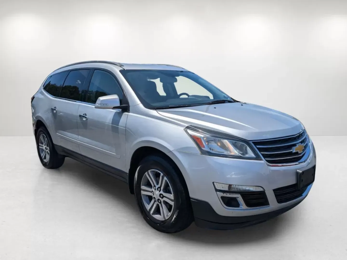 2015 /Ebony Chevrolet Traverse LT (1GNKRGKD7FJ) with an Other engine, located at 1430 Gateway Drive, Opelika, AL, 36801, (334) 239-0944, 32.637871, -85.409790 - **Discover Adventure with the 2015 Chevrolet Traverse LT at Gils Auto - Phenix City #2!**<br /> <br /> Are you ready to elevate your family adventures or weekend getaways? The 2015 Chevrolet Traverse LT is the perfect SUV for those who seek comfort, space, and reliability. With its spacious interior - Photo#2
