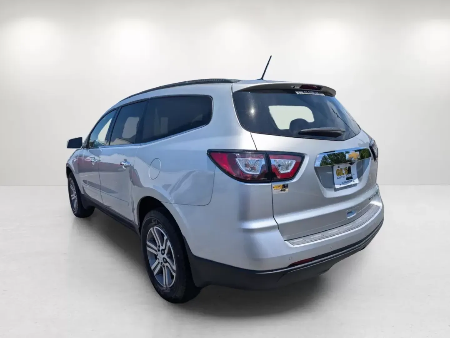 2015 /Ebony Chevrolet Traverse LT (1GNKRGKD7FJ) with an Other engine, located at 1430 Gateway Drive, Opelika, AL, 36801, (334) 239-0944, 32.637871, -85.409790 - **Discover Adventure with the 2015 Chevrolet Traverse LT at Gils Auto - Phenix City #2!**<br /> <br /> Are you ready to elevate your family adventures or weekend getaways? The 2015 Chevrolet Traverse LT is the perfect SUV for those who seek comfort, space, and reliability. With its spacious interior - Photo#6