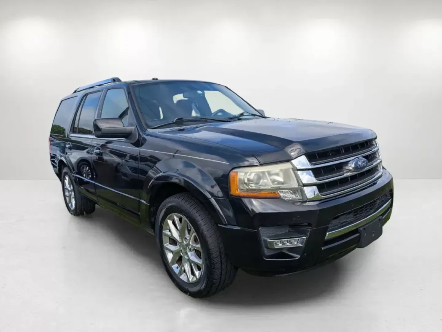 2015 Ford Expedition Limited (1FMJU1KTXFE) with an Twin Turbo Regular Unleaded V-6 3.5 L/213 engine, 6-Speed Automatic w/OD transmission, located at 3959 U.S. 80 W, Phenix City, AL, 36870, (334) 297-4885, 32.469296, -85.135185 - 2015 Ford Expedition Limited - Photo#3