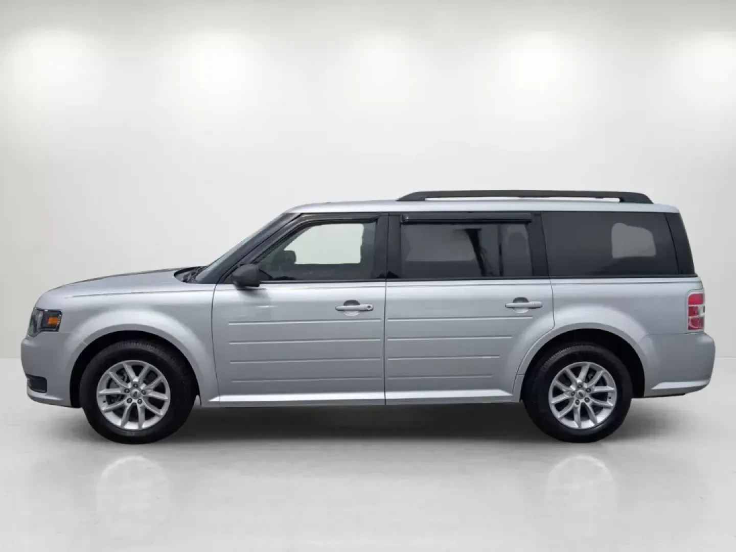 2015 Ford Flex SE (2FMGK5B87FB) with an Regular Unleaded V-6 3.5 L/213 engine, 6-Speed Automatic w/OD transmission, located at 3959 U.S. 80 W, Phenix City, AL, 36870, (334) 297-4885, 32.469296, -85.135185 - 2015 Ford Flex SE - Photo#8