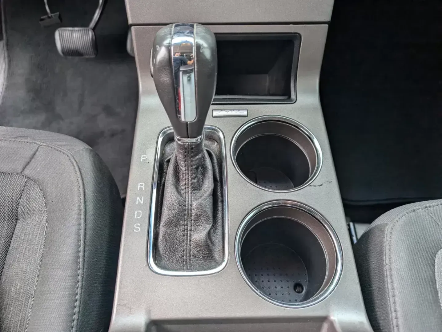 2015 Ford Flex SE (2FMGK5B87FB) with an Regular Unleaded V-6 3.5 L/213 engine, 6-Speed Automatic w/OD transmission, located at 3959 U.S. 80 W, Phenix City, AL, 36870, (334) 297-4885, 32.469296, -85.135185 - 2015 Ford Flex SE - Photo#14
