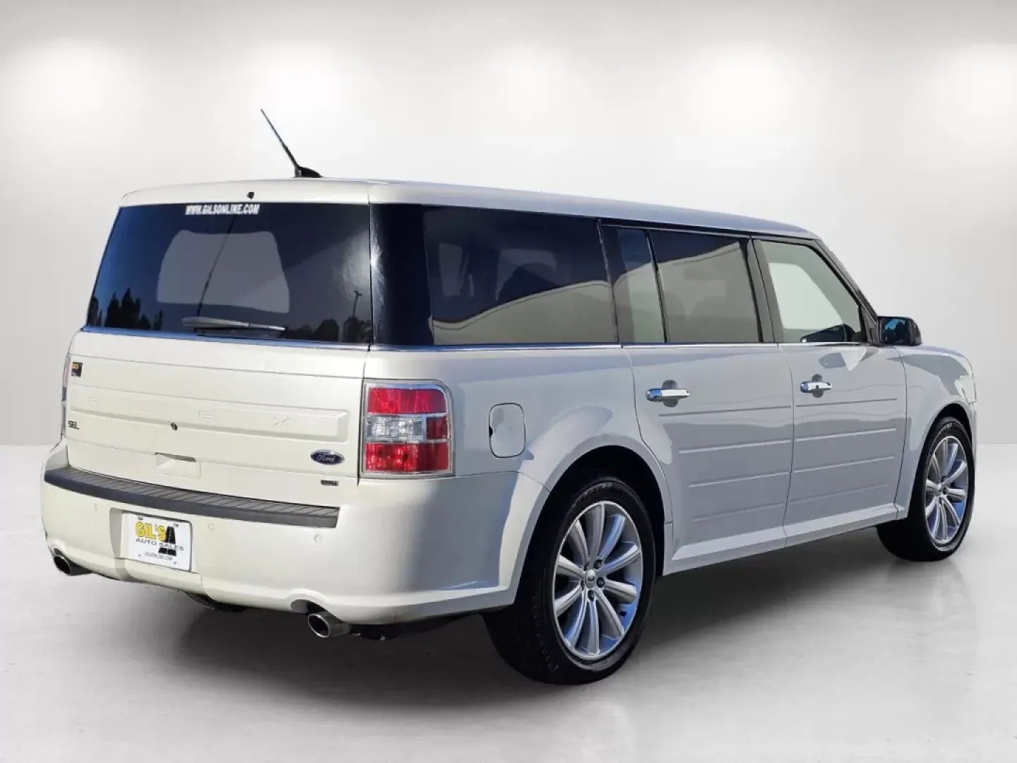 2015 Ford Flex SEL (2FMHK6C84FB) with an Other engine, located at 1430 Gateway Drive, Opelika, AL, 36801, (334) 239-0944, 32.637871, -85.409790 - **Discover Adventure with the 2015 Ford Flex SEL at Gils Auto!**<br /> <br /> Are you looking for a versatile vehicle that perfectly complements your active lifestyle? Whether you're a growing family, a weekend adventurer, or someone who simply enjoys the spaciousness of a well-designed crossover, t - Photo#4