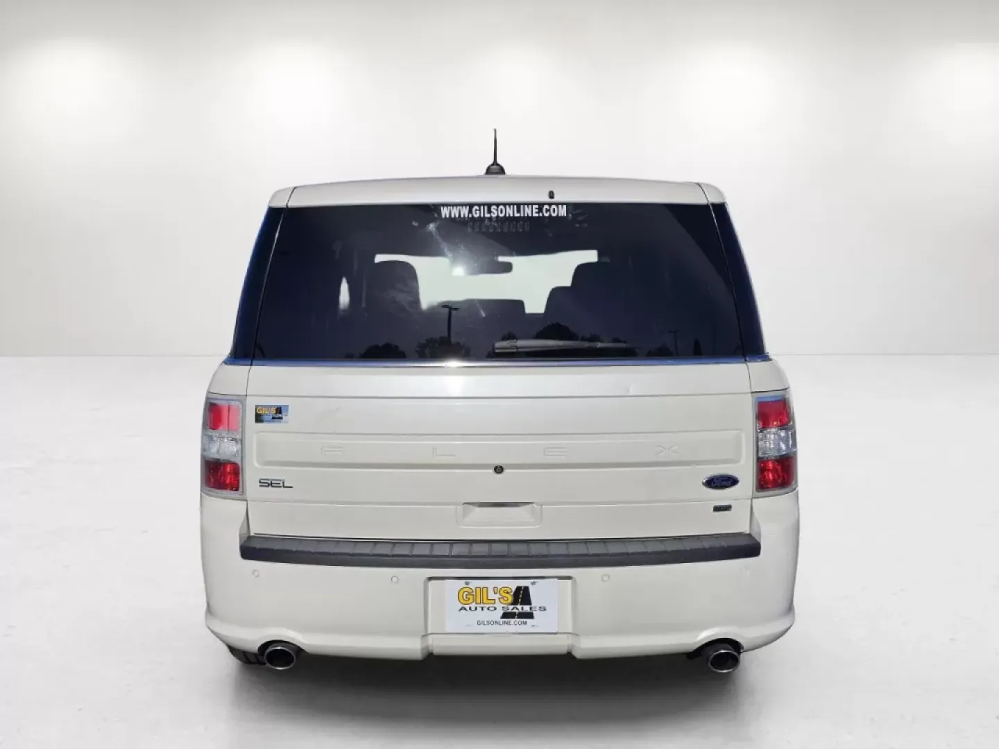 2015 Ford Flex SEL (2FMHK6C84FB) with an Other engine, located at 1430 Gateway Drive, Opelika, AL, 36801, (334) 239-0944, 32.637871, -85.409790 - **Discover Adventure with the 2015 Ford Flex SEL at Gils Auto!**<br /> <br /> Are you looking for a versatile vehicle that perfectly complements your active lifestyle? Whether you're a growing family, a weekend adventurer, or someone who simply enjoys the spaciousness of a well-designed crossover, t - Photo#5