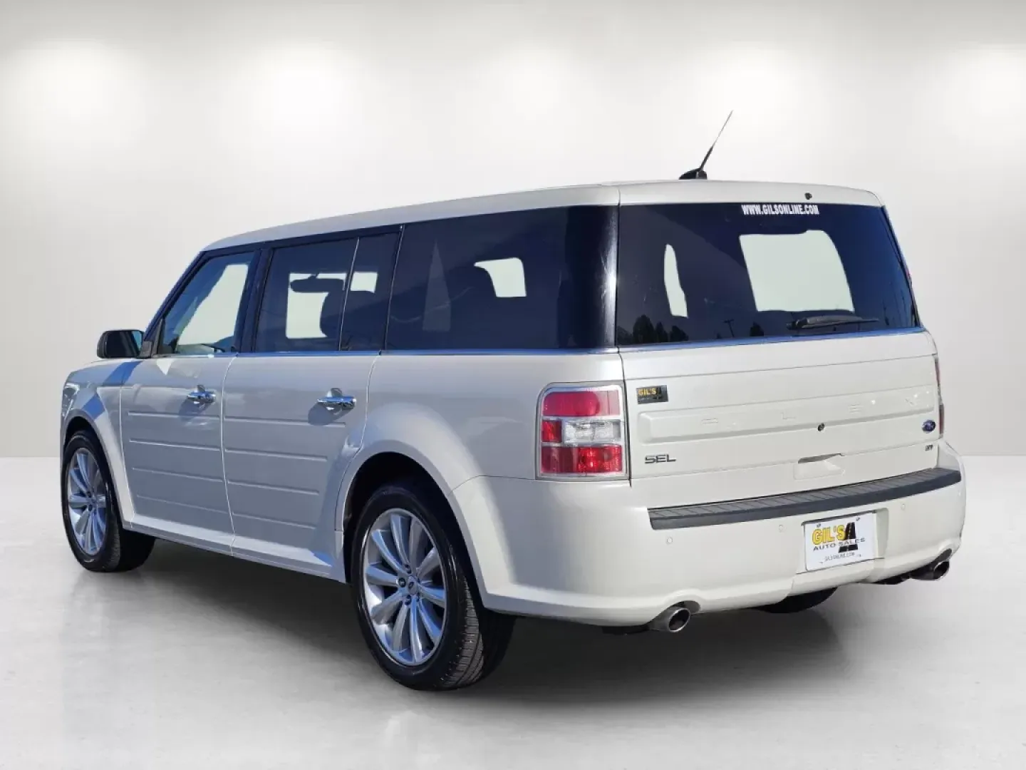 2015 Ford Flex SEL (2FMHK6C84FB) with an Other engine, located at 1430 Gateway Drive, Opelika, AL, 36801, (334) 239-0944, 32.637871, -85.409790 - **Discover Adventure with the 2015 Ford Flex SEL at Gils Auto!**<br /> <br /> Are you looking for a versatile vehicle that perfectly complements your active lifestyle? Whether you're a growing family, a weekend adventurer, or someone who simply enjoys the spaciousness of a well-designed crossover, t - Photo#6