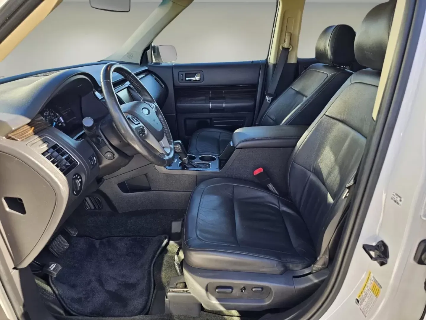 2015 Ford Flex SEL (2FMHK6C84FB) with an Other engine, located at 1430 Gateway Drive, Opelika, AL, 36801, (334) 239-0944, 32.637871, -85.409790 - **Discover Adventure with the 2015 Ford Flex SEL at Gils Auto!**<br /> <br /> Are you looking for a versatile vehicle that perfectly complements your active lifestyle? Whether you're a growing family, a weekend adventurer, or someone who simply enjoys the spaciousness of a well-designed crossover, t - Photo#9