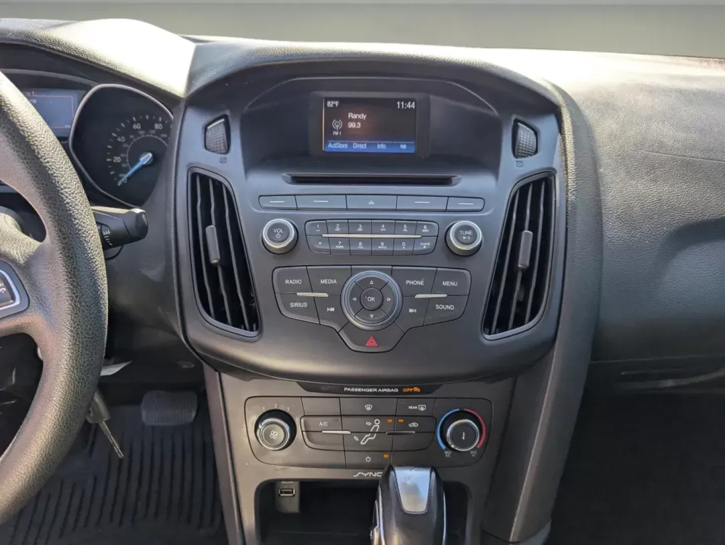 2015 Ford Focus SE (1FADP3F22FL) with an Other engine, located at 1430 Gateway Drive, Opelika, AL, 36801, (334) 239-0944, 32.637871, -85.409790 - **Discover the Perfect Sedan for Your Lifestyle at Gils Auto - Opelika!**<br /> <br /> Are you on the hunt for a reliable vehicle that fits your busy lifestyle? Whether you're a budget-conscious buyer seeking a dependable daily commuter, or a growing family needing a spacious and comfortable ride, t - Photo#14