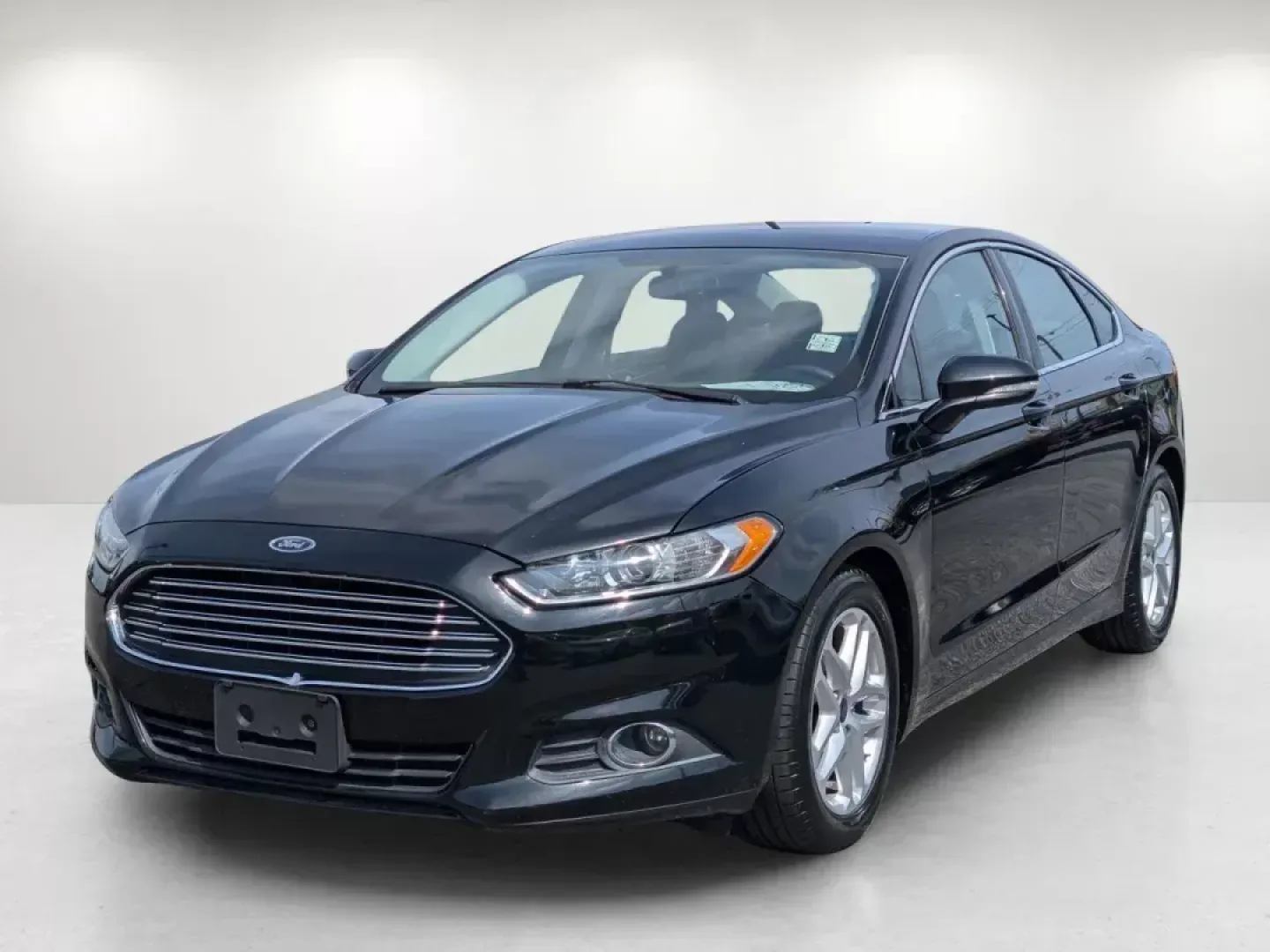 2015 Ford Fusion SE (3FA6P0HD0FR) with an Intercooled Turbo Regular Unleaded I-4 1.5 L/91 engine, located at 1430 Gateway Drive, Opelika, AL, 36801, (334) 239-0944, 32.637871, -85.409790 - 2015 Ford Fusion SE - Photo#0