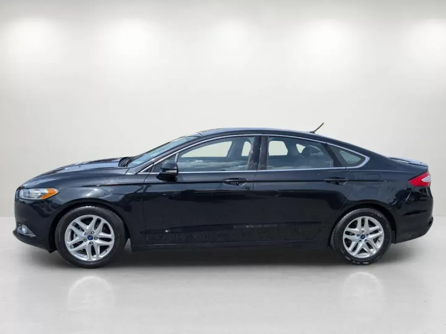 2015 Ford Fusion SE (3FA6P0HD0FR) with an Intercooled Turbo Regular Unleaded I-4 1.5 L/91 engine, located at 1430 Gateway Drive, Opelika, AL, 36801, (334) 239-0944, 32.637871, -85.409790 - 2015 Ford Fusion SE - Photo#1