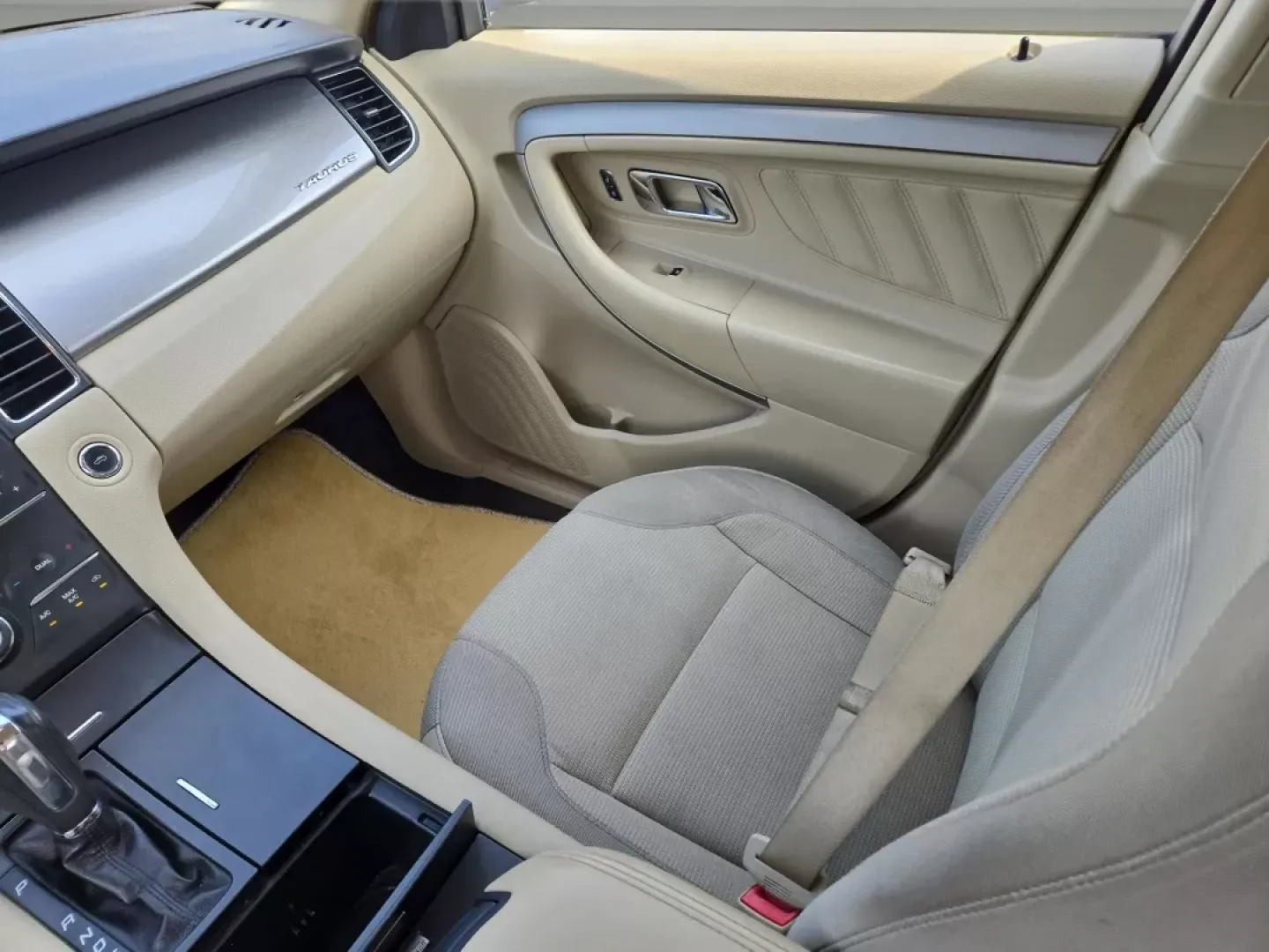 2015 Ford Taurus SEL (1FAHP2E87FG) with an Other engine, located at 3959 U.S. 80 W, Phenix City, AL, 36870, (334) 297-4885, 32.469296, -85.135185 - **Discover Your New Lifestyle with the 2015 Ford Taurus SEL at Gils Auto!**<br /> <br /> Are you on the hunt for a reliable vehicle that effortlessly blends style, comfort, and practicality? Look no further than the 2015 Ford Taurus SEL, available right here at Gils Auto in Phenix City, AL. Perfect - Photo#15