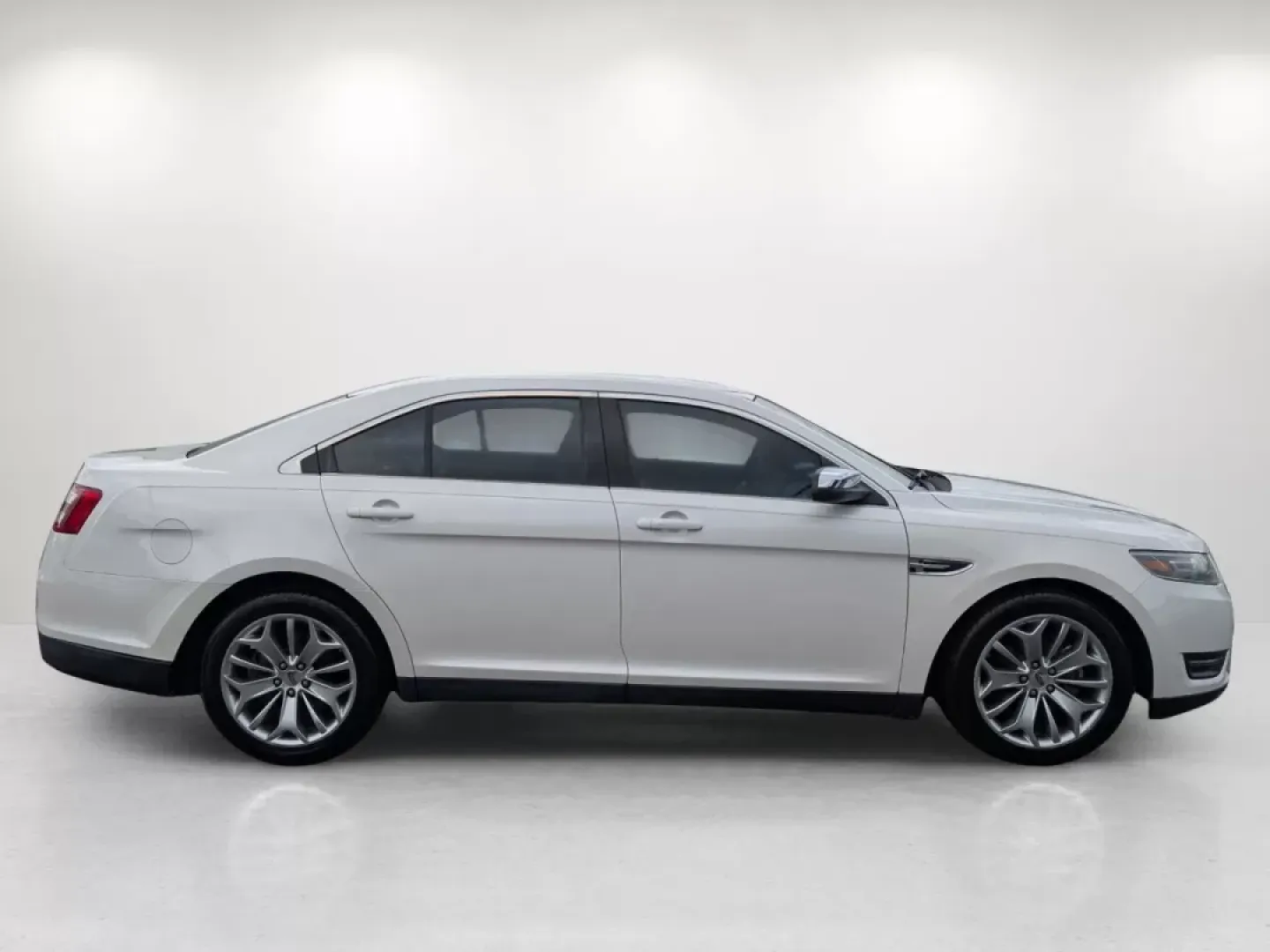 2015 Ford Taurus Limited (1FAHP2F89FG) with an Other engine, located at 5115 14th Ave., Columbus, GA, 31904, (706) 323-0345, 32.511494, -84.971046 - **Experience Comfort and Confidence with the 2015 Ford Taurus Limited at Gils Auto - Phenix City!**<br /> <br /> Are you in search of a versatile vehicle that caters to your lifestyle? Look no further than the 2015 Ford Taurus Limited, available now at Gils Auto, your trusted Buy Here Pay Here deale - Photo#3