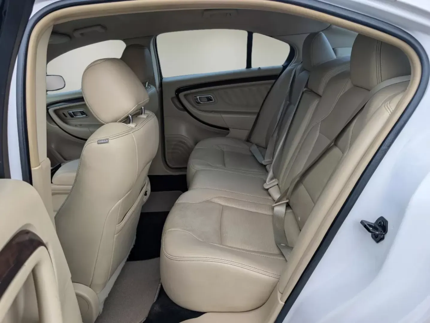 2015 Ford Taurus Limited (1FAHP2F89FG) with an Other engine, located at 5115 14th Ave., Columbus, GA, 31904, (706) 323-0345, 32.511494, -84.971046 - **Experience Comfort and Confidence with the 2015 Ford Taurus Limited at Gils Auto - Phenix City!**<br /> <br /> Are you in search of a versatile vehicle that caters to your lifestyle? Look no further than the 2015 Ford Taurus Limited, available now at Gils Auto, your trusted Buy Here Pay Here deale - Photo#10