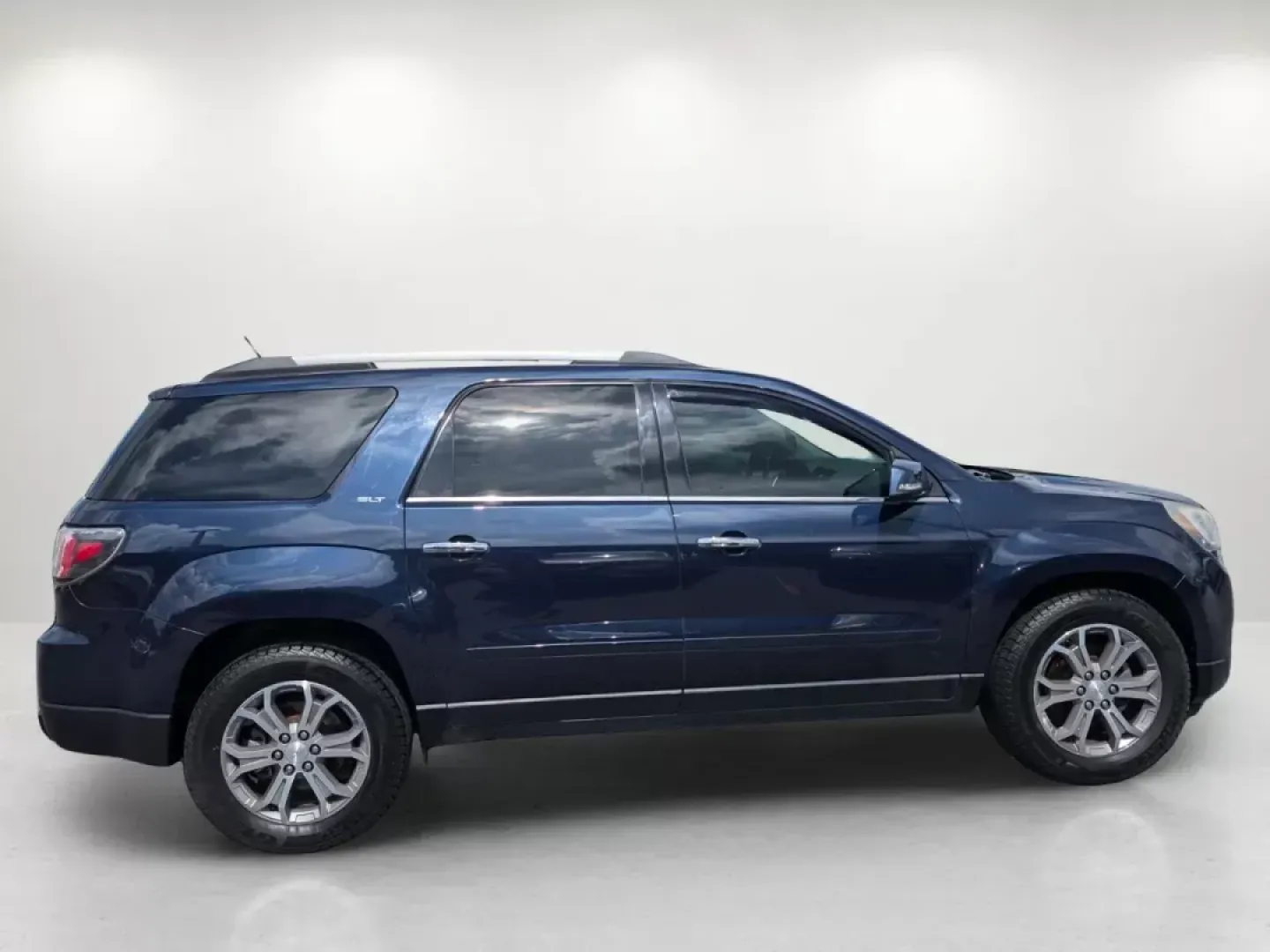 2015 /Light Titanium GMC Acadia SLT (1GKKRRKD0FJ) with an Gas V6 3.6L/220 engine, 6-Speed Automatic transmission, located at 521 Old Farm Lane Rd, Prattville, AL, 36066, (334) 325-1505, 32.482460, -86.416367 - **2015 GMC Acadia SLT: The Perfect Family SUV for Adventures in Prattville!**<br /> <br /> Are you searching for a reliable and spacious SUV that's perfect for weekend getaways, daily commutes, and everything in between? Look no further than the 2015 GMC Acadia SLT, now available at Gils Auto in Pra - Photo#3