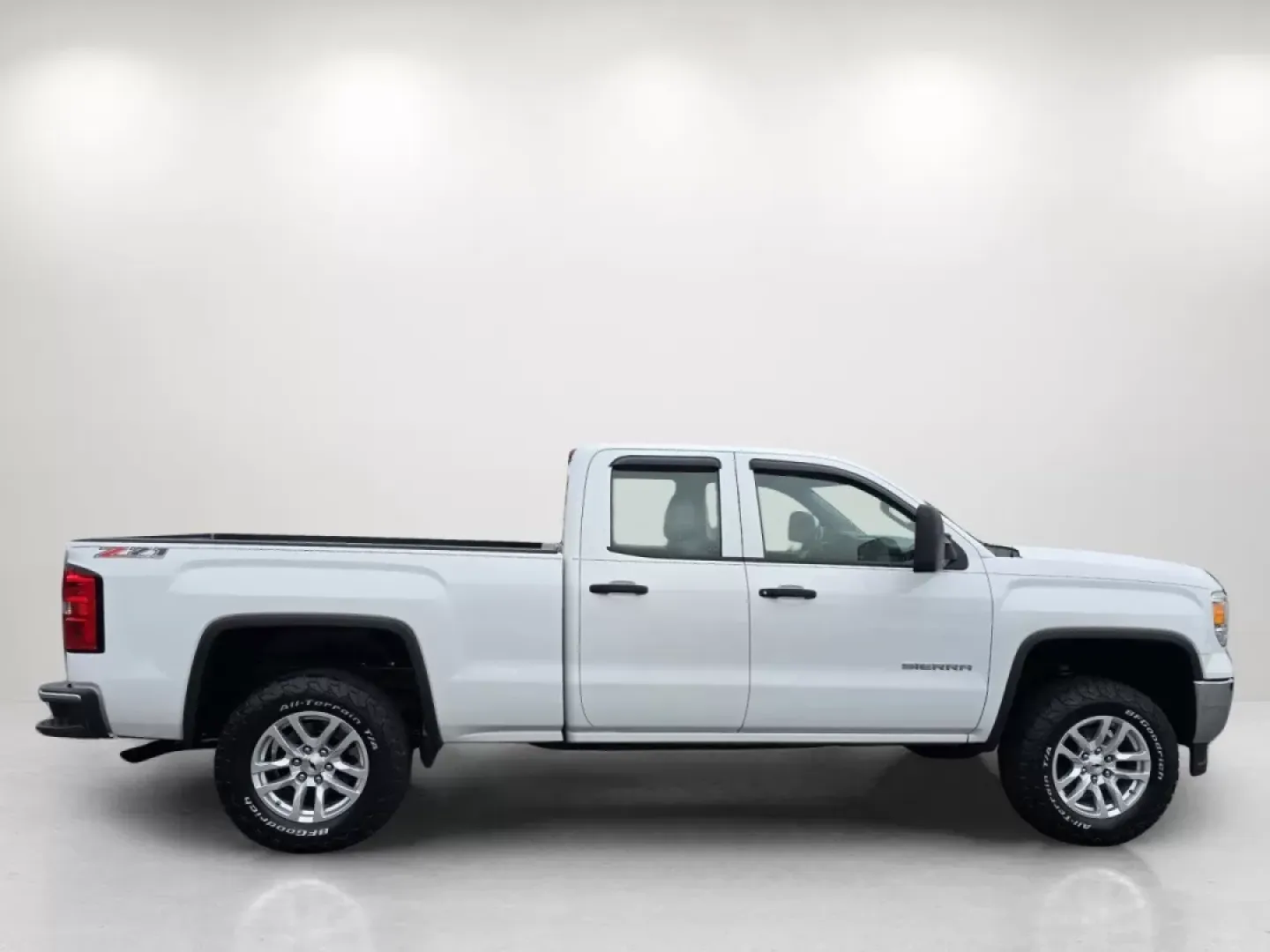 2015 /Jet Black/Dark Ash GMC Sierra 1500 (1GTR1TEC8FZ) with an Other engine, located at 3959 U.S. 80 W, Phenix City, AL, 36870, (334) 297-4885, 32.469296, -85.135185 - ### 2015 GMC Sierra 1500 Extended Cab Your Perfect Adventure Companion!<br /> <br /> Are you on the hunt for a reliable pickup that can handle your daily demands while adding a touch of style to your adventures? Look no further than this robust **2015 GMC Sierra 1500**, available now at **Gils Auto - Photo#4