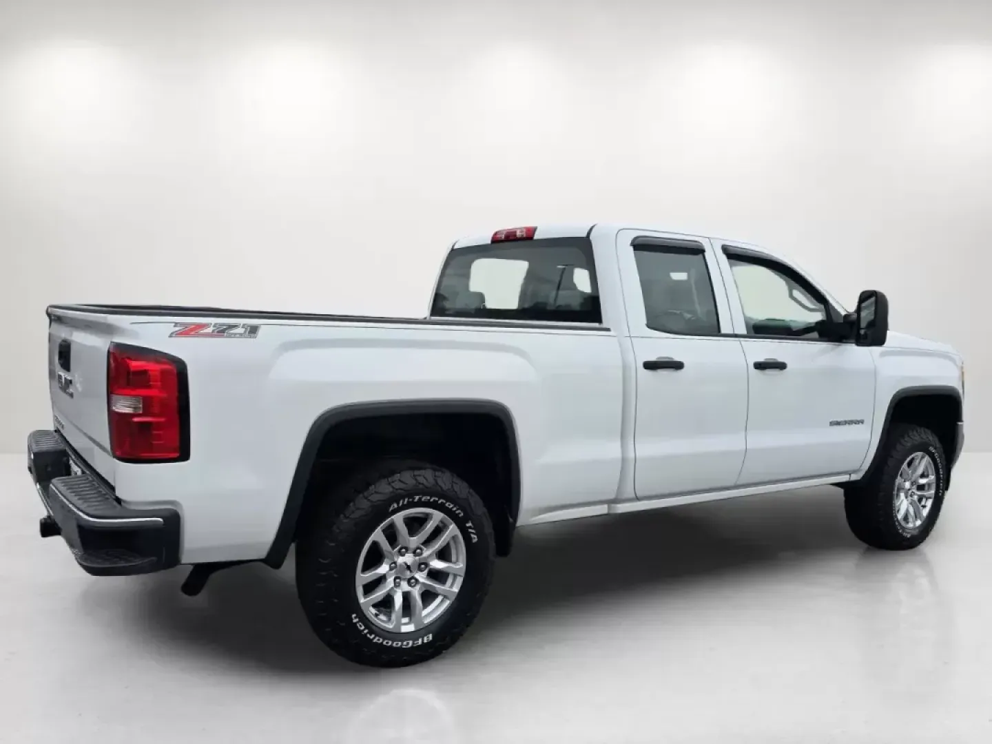 2015 /Jet Black/Dark Ash GMC Sierra 1500 (1GTR1TEC8FZ) with an Other engine, located at 3959 U.S. 80 W, Phenix City, AL, 36870, (334) 297-4885, 32.469296, -85.135185 - ### 2015 GMC Sierra 1500 Extended Cab Your Perfect Adventure Companion!<br /> <br /> Are you on the hunt for a reliable pickup that can handle your daily demands while adding a touch of style to your adventures? Look no further than this robust **2015 GMC Sierra 1500**, available now at **Gils Auto - Photo#5