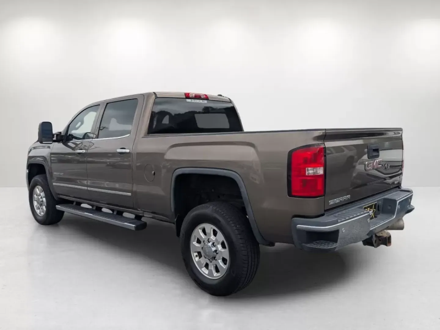 2015 /Cocoa/Dune GMC Sierra 2500HD SLT (1GT12ZE89FF) with an Other engine, located at 3959 U.S. 80 W, Phenix City, AL, 36870, (334) 297-4885, 32.469296, -85.135185 - **Unleash Adventure with the 2015 GMC Sierra 2500HD SLT at Gils Auto - Your Trusted Buy Here Pay Here Dealer in Phenix City, AL!**<br /> <br /> Are you ready to elevate your weekend adventures or tackle your daily commute with confidence? Look no further than the robust and stylish 2015 GMC Sierra 2 - Photo#6