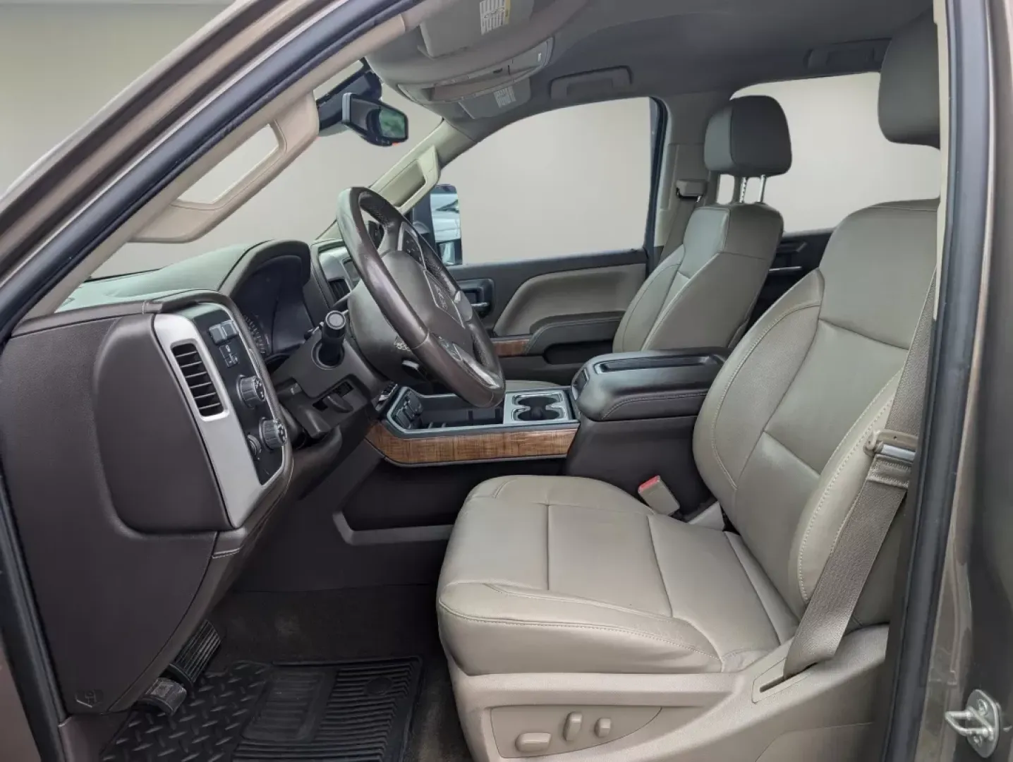 2015 /Cocoa/Dune GMC Sierra 2500HD SLT (1GT12ZE89FF) with an Other engine, located at 3959 U.S. 80 W, Phenix City, AL, 36870, (334) 297-4885, 32.469296, -85.135185 - **Unleash Adventure with the 2015 GMC Sierra 2500HD SLT at Gils Auto - Your Trusted Buy Here Pay Here Dealer in Phenix City, AL!**<br /> <br /> Are you ready to elevate your weekend adventures or tackle your daily commute with confidence? Look no further than the robust and stylish 2015 GMC Sierra 2 - Photo#9