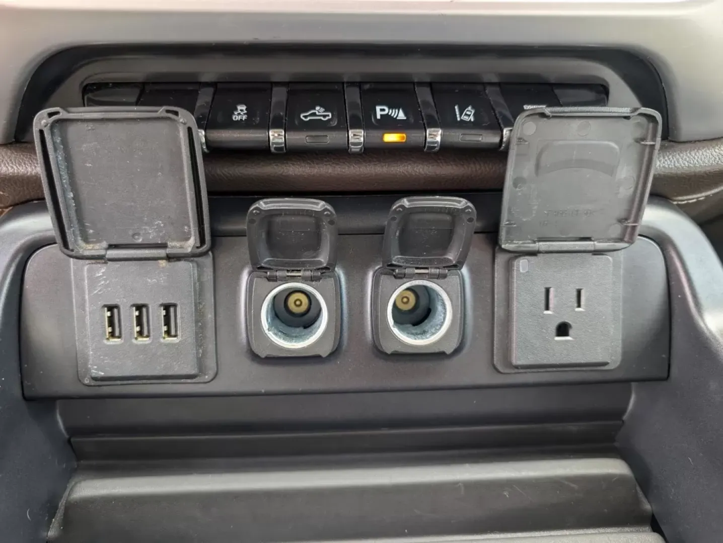 2015 /Cocoa/Dune GMC Sierra 2500HD SLT (1GT12ZE89FF) with an Other engine, located at 3959 U.S. 80 W, Phenix City, AL, 36870, (334) 297-4885, 32.469296, -85.135185 - **Unleash Adventure with the 2015 GMC Sierra 2500HD SLT at Gils Auto - Your Trusted Buy Here Pay Here Dealer in Phenix City, AL!**<br /> <br /> Are you ready to elevate your weekend adventures or tackle your daily commute with confidence? Look no further than the robust and stylish 2015 GMC Sierra 2 - Photo#13