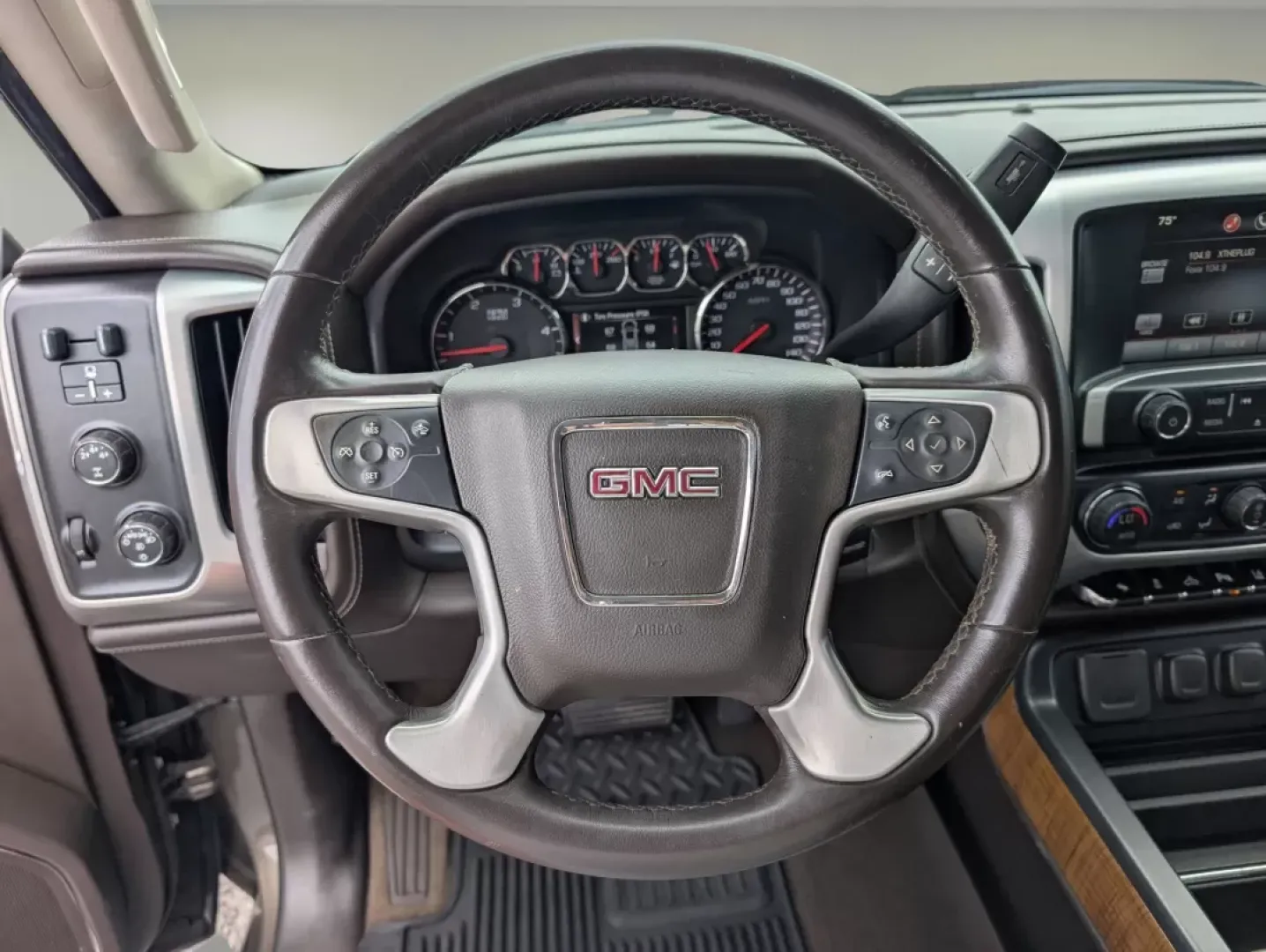 2015 /Cocoa/Dune GMC Sierra 2500HD SLT (1GT12ZE89FF) with an Other engine, located at 3959 U.S. 80 W, Phenix City, AL, 36870, (334) 297-4885, 32.469296, -85.135185 - **Unleash Adventure with the 2015 GMC Sierra 2500HD SLT at Gils Auto - Your Trusted Buy Here Pay Here Dealer in Phenix City, AL!**<br /> <br /> Are you ready to elevate your weekend adventures or tackle your daily commute with confidence? Look no further than the robust and stylish 2015 GMC Sierra 2 - Photo#15