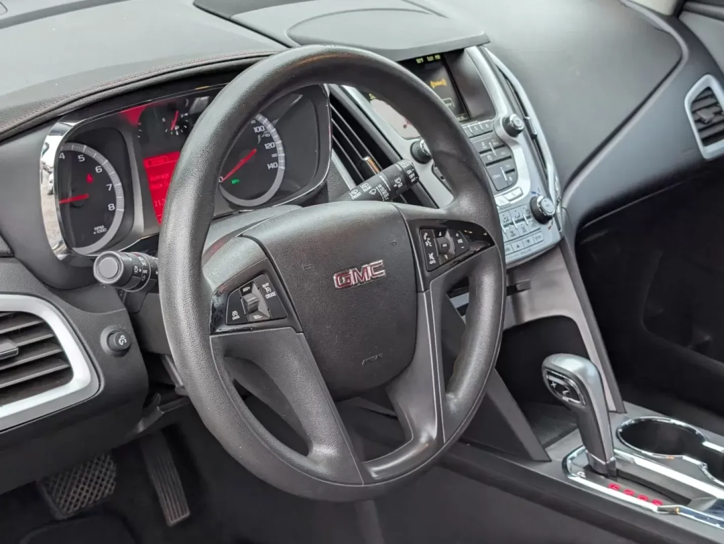 2015 /Jet Black GMC Terrain SLE (2GKALMEK4F6) with an Other engine, located at 3959 U.S. 80 W, Phenix City, AL, 36870, (334) 297-4885, 32.469296, -85.135185 - **Explore the Open Road in Style: 2015 GMC Terrain SLE Perfect for Your Next Adventure!**<br /> <br /> Imagine embarking on your next family road trip or weekend getaway in a vehicle that combines reliability, comfort, and a touch of sophistication. The 2015 GMC Terrain SLE, available at Gils Auto - Photo#11