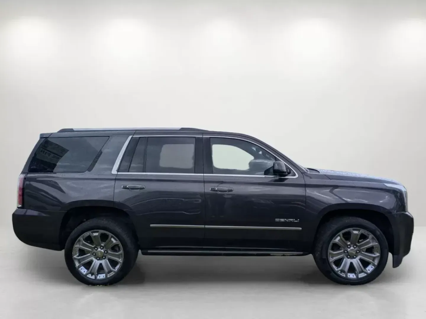 2015 /Jet Black GMC Yukon Denali (1GKS1CKJ1FR) with an Gas V8 6.2L/378 engine, 6-Speed Automatic transmission, located at 521 Old Farm Lane Rd, Prattville, AL, 36066, (334) 325-1505, 32.482460, -86.416367 - 2015 GMC Yukon Denali - Photo#3