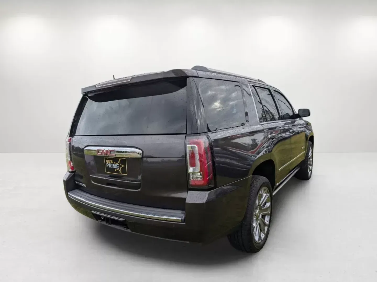 2015 /Jet Black GMC Yukon Denali (1GKS1CKJ1FR) with an Gas V8 6.2L/378 engine, 6-Speed Automatic transmission, located at 521 Old Farm Lane Rd, Prattville, AL, 36066, (334) 325-1505, 32.482460, -86.416367 - 2015 GMC Yukon Denali - Photo#4