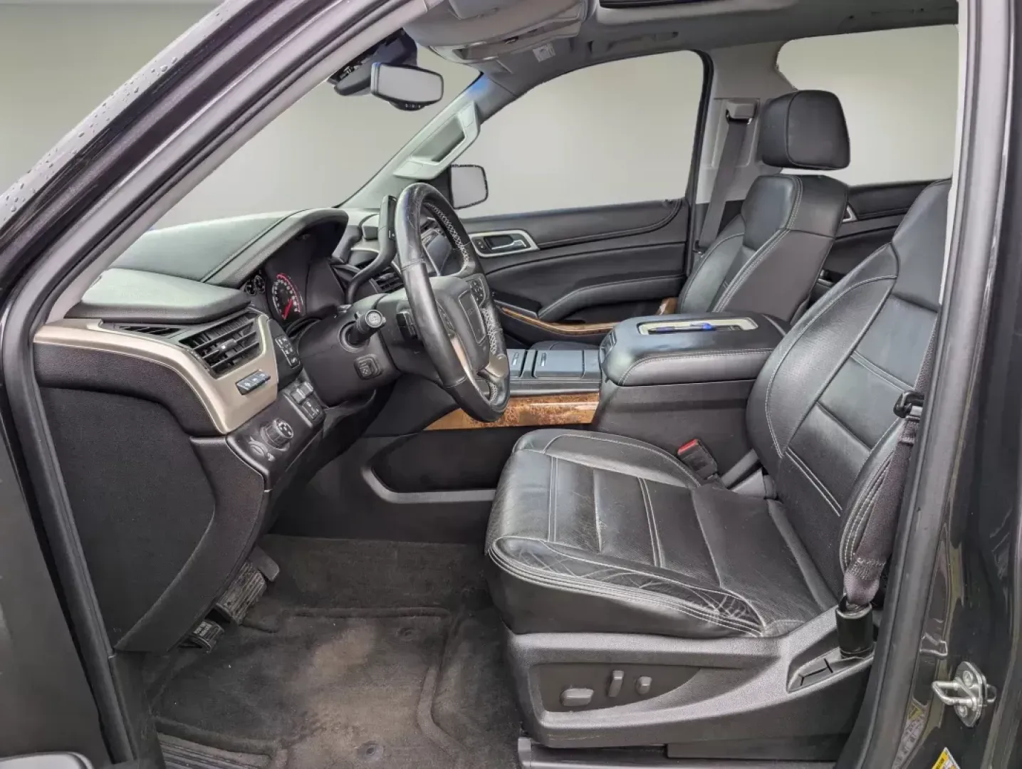 2015 /Jet Black GMC Yukon Denali (1GKS1CKJ1FR) with an Gas V8 6.2L/378 engine, 6-Speed Automatic transmission, located at 521 Old Farm Lane Rd, Prattville, AL, 36066, (334) 325-1505, 32.482460, -86.416367 - 2015 GMC Yukon Denali - Photo#10
