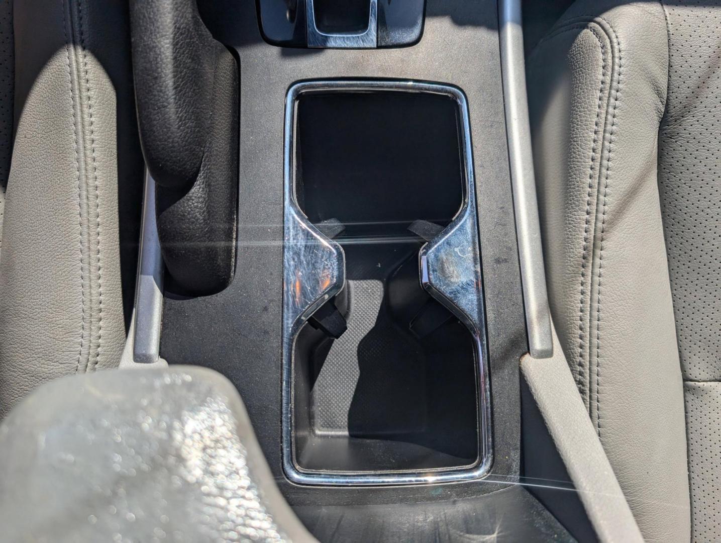 2015 Honda Accord Sedan EX-L (1HGCR3F82FA) with an Regular Unleaded V-6 3.5 L/212 engine, 6-Speed Automatic w/OD transmission, located at 3959 U.S. 80 W, Phenix City, AL, 36870, (334) 297-4885, 32.469296, -85.135185 - 2015 Honda Accord Sedan EX-L - Photo#12