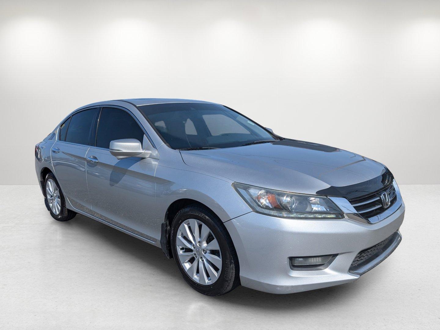 2015 Honda Accord Sedan EX-L (1HGCR3F82FA) with an Regular Unleaded V-6 3.5 L/212 engine, 6-Speed Automatic w/OD transmission, located at 3959 U.S. 80 W, Phenix City, AL, 36870, (334) 297-4885, 32.469296, -85.135185 - 2015 Honda Accord Sedan EX-L - Photo#2