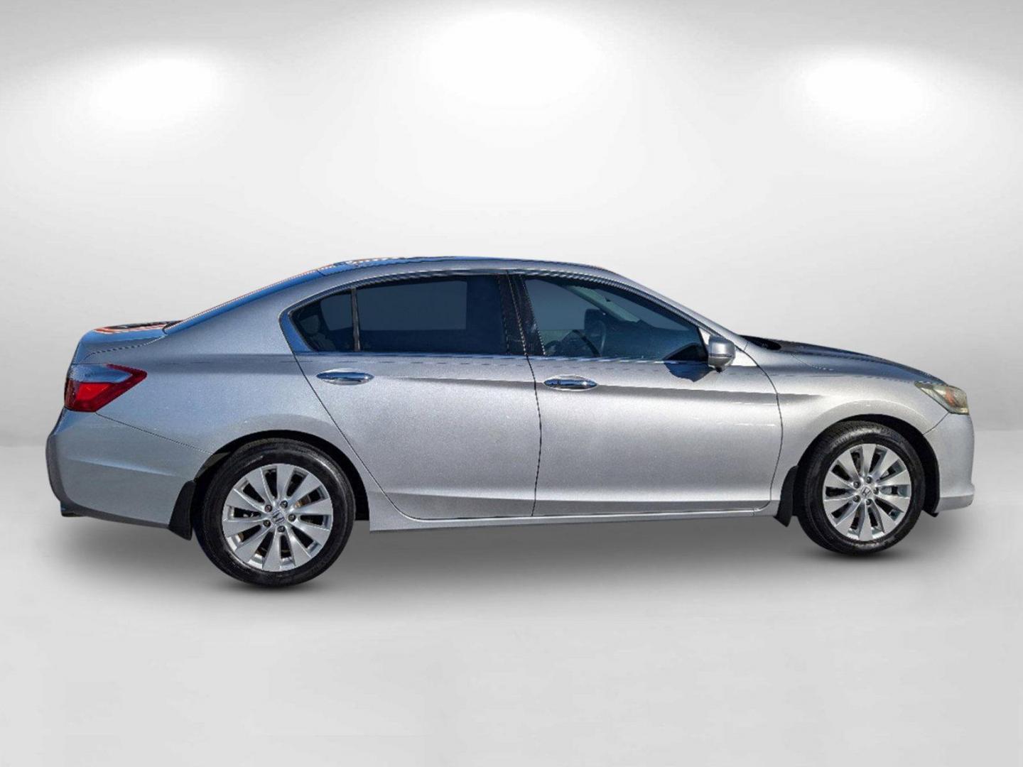 2015 Honda Accord Sedan EX-L (1HGCR3F82FA) with an Regular Unleaded V-6 3.5 L/212 engine, 6-Speed Automatic w/OD transmission, located at 521 Old Farm Lane Rd, Prattville, AL, 36066, (334) 325-1505, 32.482460, -86.416367 - 2015 Honda Accord Sedan EX-L - Photo#3