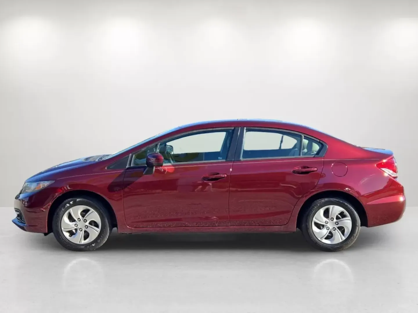 2015 Honda Civic Sedan LX (19XFB2F51FE) with an Other engine, located at 1430 Gateway Drive, Opelika, AL, 36801, (334) 239-0944, 32.637871, -85.409790 - Discover the perfect blend of reliability and affordability with the 2015 Honda Civic Sedan LX, available now at Gils Auto in Phenix City, AL. Whether you're commuting to work, running errands around town, or embarking on weekend adventures, this versatile sedan is designed for your lifestyle. With - Photo#8
