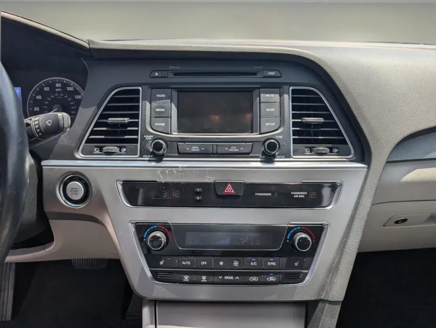 2015 /Gray Hyundai Sonata 2.4L Sport (5NPE34AF9FH) with an Regular Unleaded I-4 2.4 L/144 engine, 6-Speed Automatic w/OD transmission, located at 7000 Northlake Connector, Columbus, GA, 31904, (706) 987-8085, 32.524975, -84.978134 - 2015 Hyundai Sonata 2.4L Sport - Photo#14