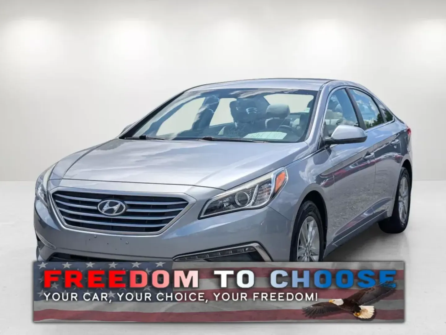 2015 /Gray Hyundai Sonata 2.4L SE (5NPE24AF5FH) with an Regular Unleaded I-4 2.4 L/144 engine, 6-Speed Automatic w/OD transmission, located at 3959 U.S. 80 W, Phenix City, AL, 36870, (334) 297-4885, 32.469296, -85.135185 - ### Elevate Your Everyday Commute with the 2015 Hyundai Sonata SE Available Now at Gils Auto!<br /> <br /> Are you ready to transform your daily drives into enjoyable experiences? Look no further than the 2015 Hyundai Sonata SE, now available at Gils Auto in Phenix City, AL. Whether you're commutin - Photo#0