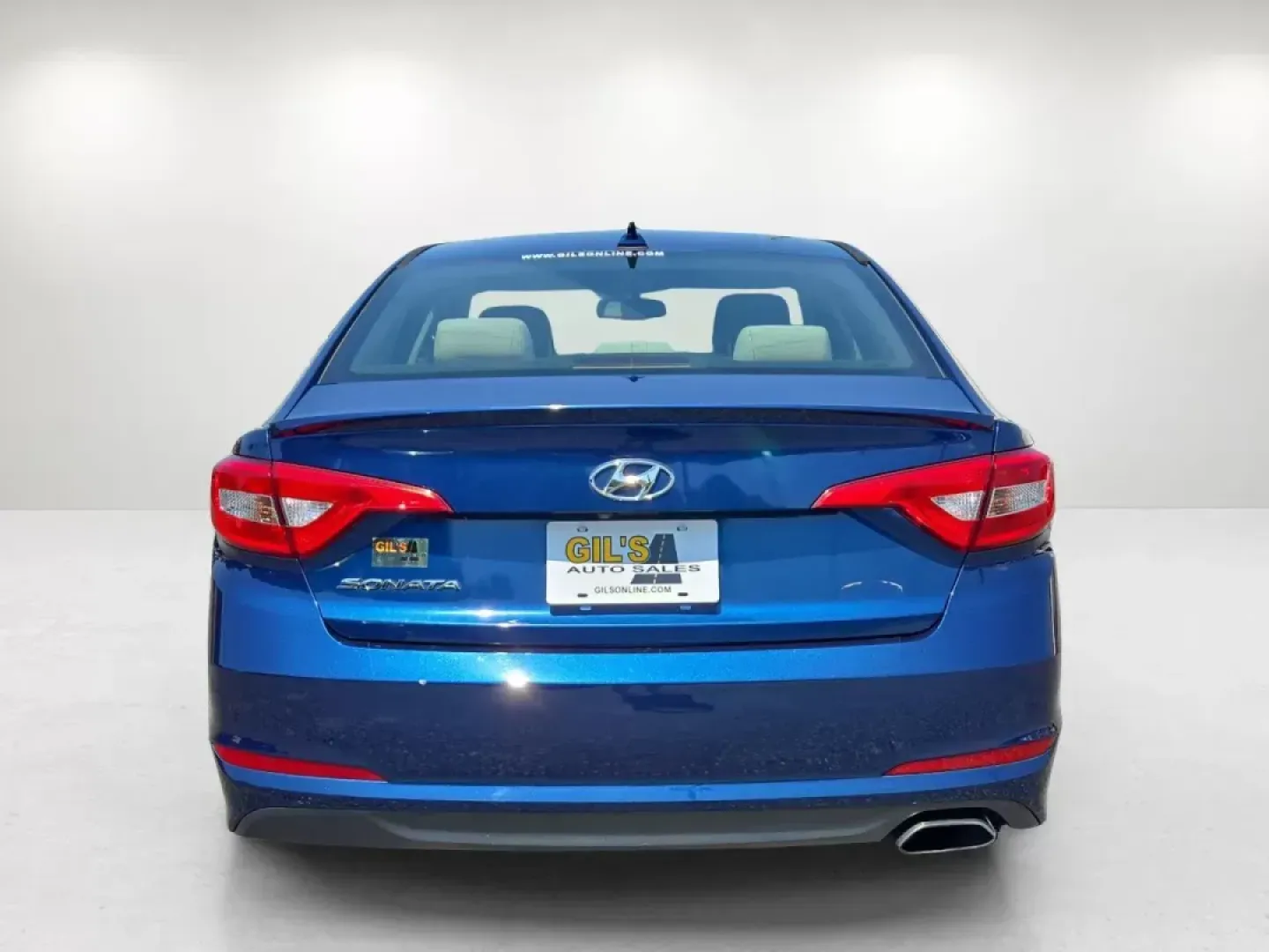 2015 /Gray Hyundai Sonata 2.4L SE (5NPE24AF7FH) with an Other engine, located at 1430 Gateway Drive, Opelika, AL, 36801, (334) 239-0944, 32.637871, -85.409790 - ### Cruise into Comfort with the 2015 Hyundai Sonata 2.4L SE at Gils Auto - Opelika<br /> <br /> Are you in the market for a reliable sedan that perfectly balances comfort, style, and efficiency? Look no further than the 2015 Hyundai Sonata 2.4L SE, an ideal vehicle for daily commuters, growing fami - Photo#5