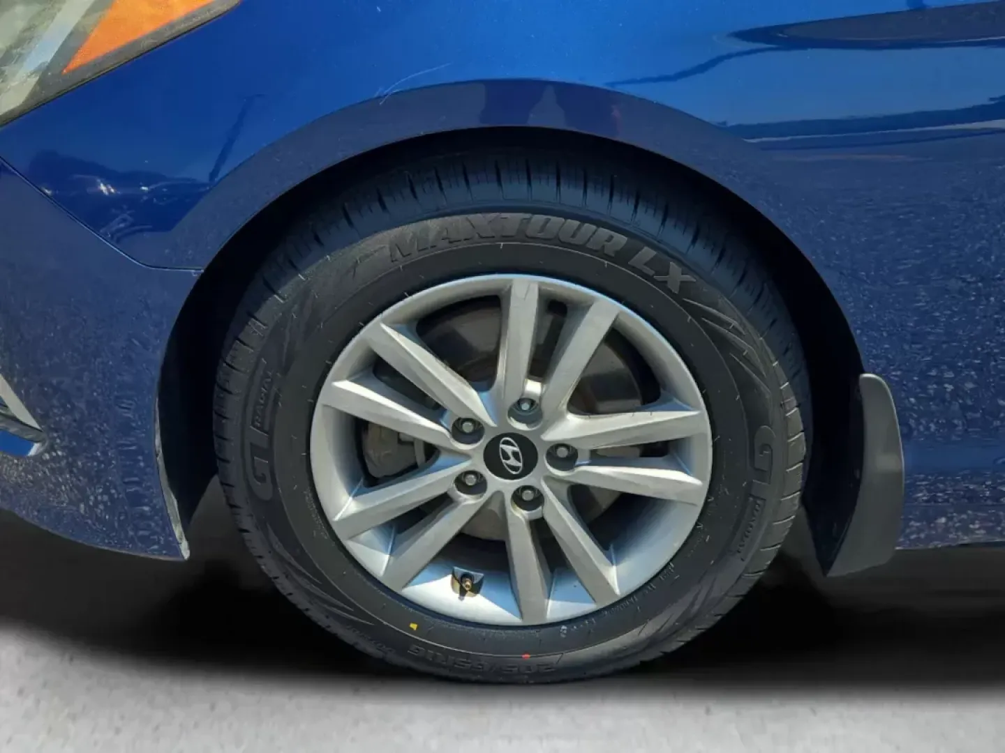 2015 /Gray Hyundai Sonata 2.4L SE (5NPE24AF7FH) with an Other engine, located at 1430 Gateway Drive, Opelika, AL, 36801, (334) 239-0944, 32.637871, -85.409790 - ### Cruise into Comfort with the 2015 Hyundai Sonata 2.4L SE at Gils Auto - Opelika<br /> <br /> Are you in the market for a reliable sedan that perfectly balances comfort, style, and efficiency? Look no further than the 2015 Hyundai Sonata 2.4L SE, an ideal vehicle for daily commuters, growing fami - Photo#8