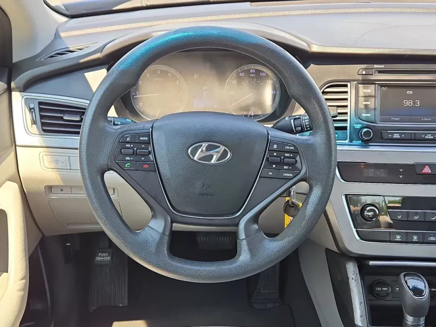 2015 /Gray Hyundai Sonata 2.4L SE (5NPE24AF7FH) with an Other engine, located at 1430 Gateway Drive, Opelika, AL, 36801, (334) 239-0944, 32.637871, -85.409790 - ### Cruise into Comfort with the 2015 Hyundai Sonata 2.4L SE at Gils Auto - Opelika<br /> <br /> Are you in the market for a reliable sedan that perfectly balances comfort, style, and efficiency? Look no further than the 2015 Hyundai Sonata 2.4L SE, an ideal vehicle for daily commuters, growing fami - Photo#15